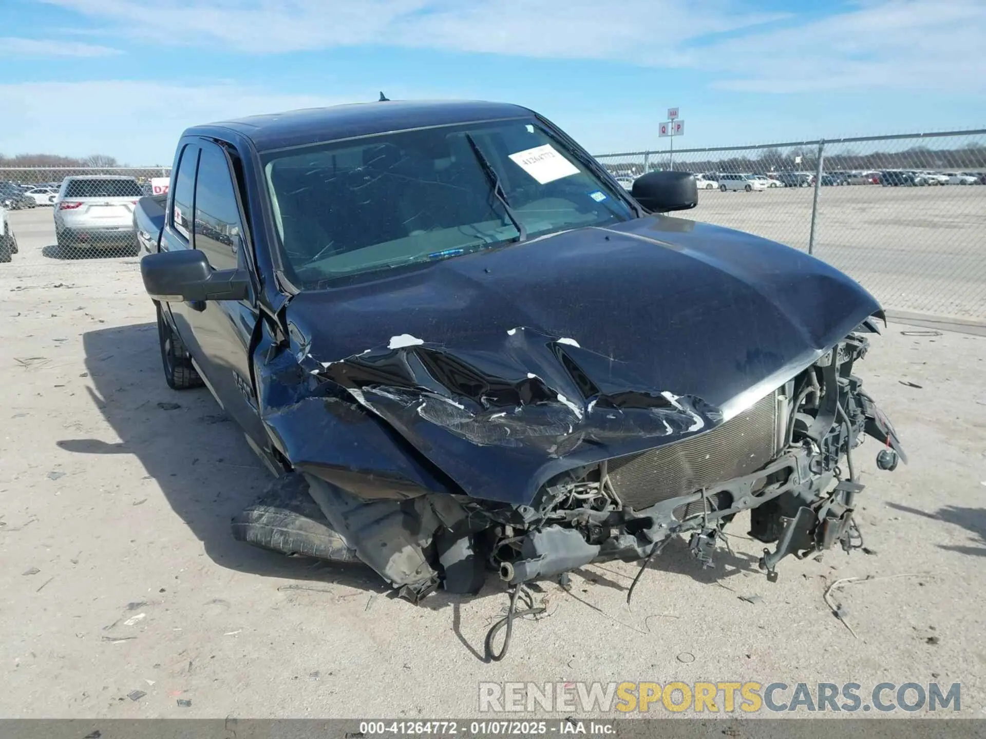 1 Фотография поврежденного автомобиля 1C6RR7LT6KS534632 RAM 1500 CLASSIC 2019