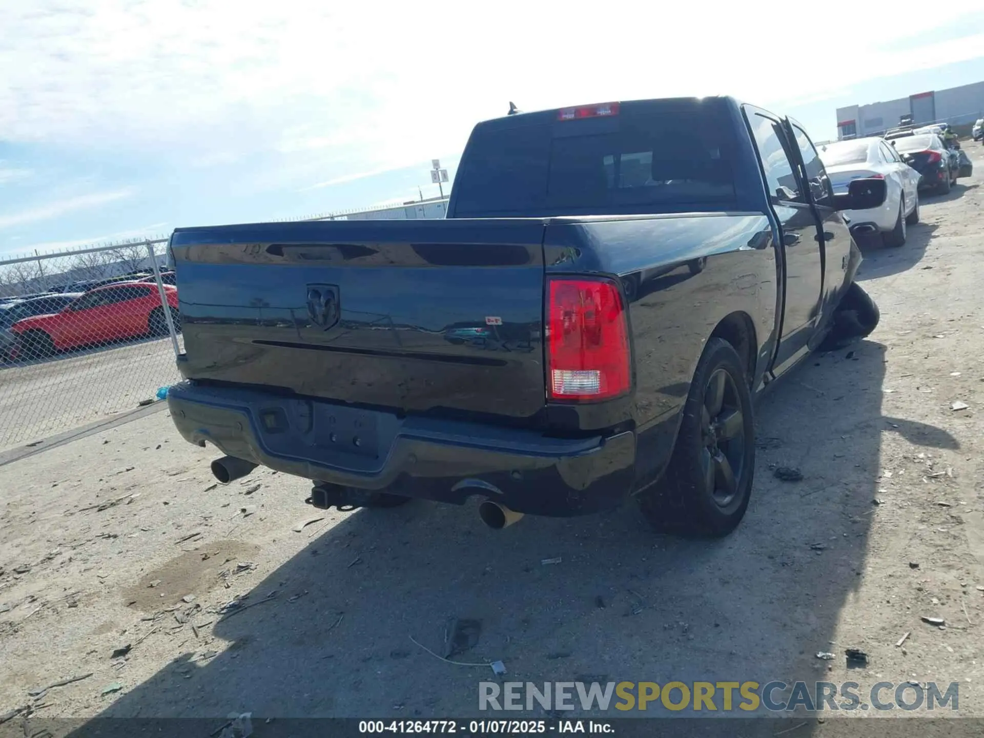 4 Фотография поврежденного автомобиля 1C6RR7LT6KS534632 RAM 1500 CLASSIC 2019