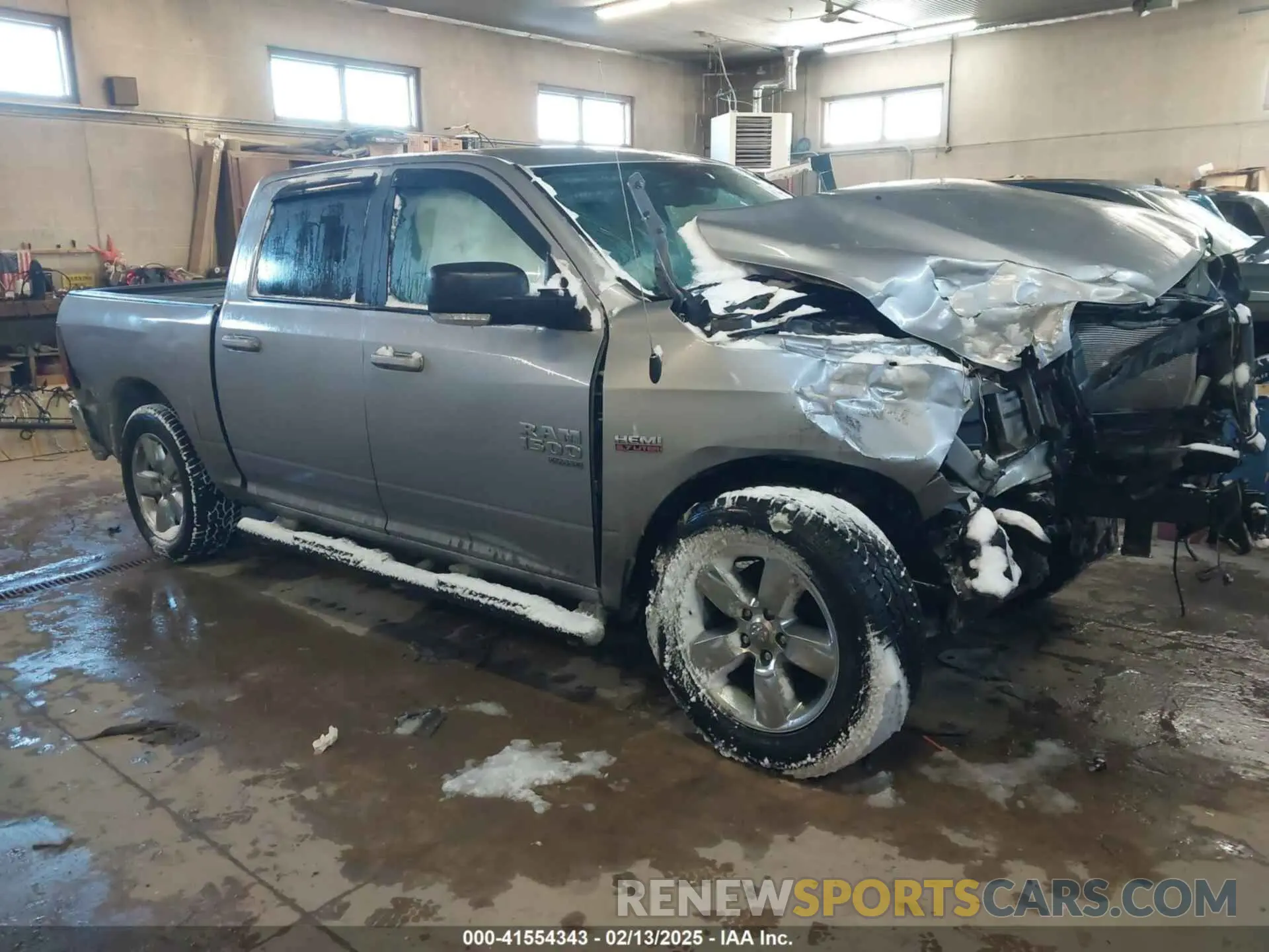 1 Фотография поврежденного автомобиля 1C6RR7LT6KS638926 RAM 1500 CLASSIC 2019