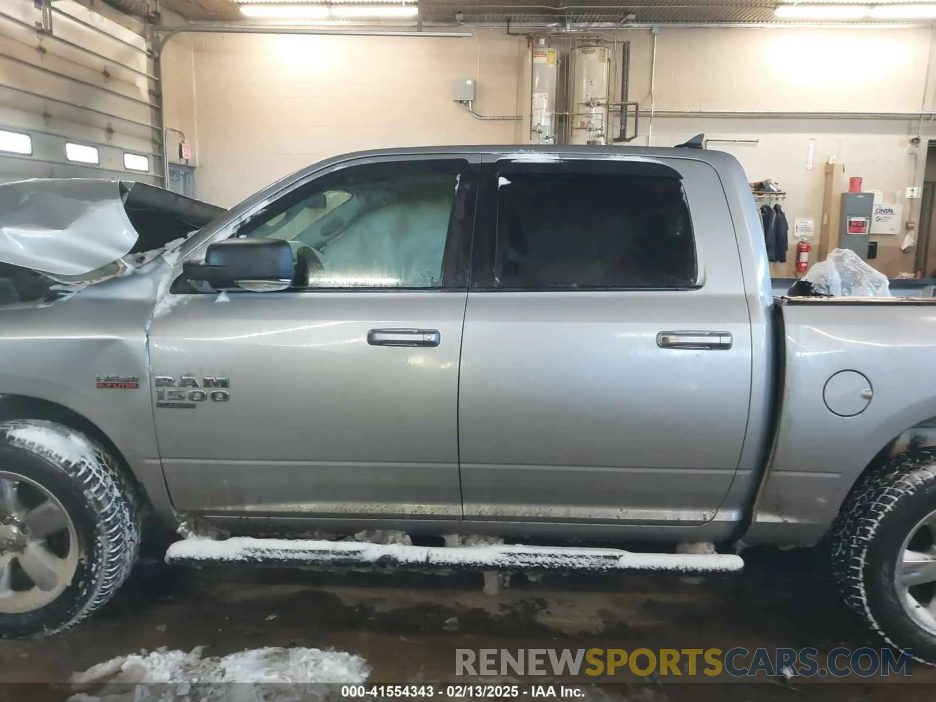 15 Фотография поврежденного автомобиля 1C6RR7LT6KS638926 RAM 1500 CLASSIC 2019