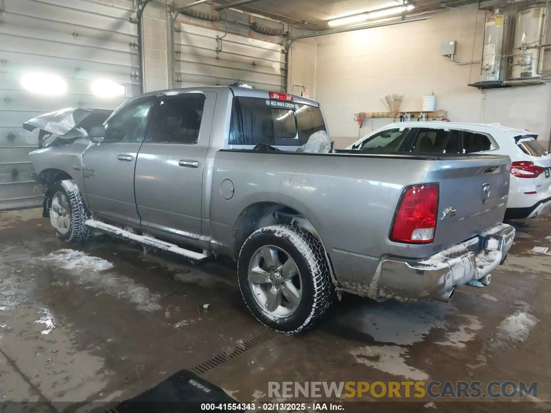 3 Фотография поврежденного автомобиля 1C6RR7LT6KS638926 RAM 1500 CLASSIC 2019