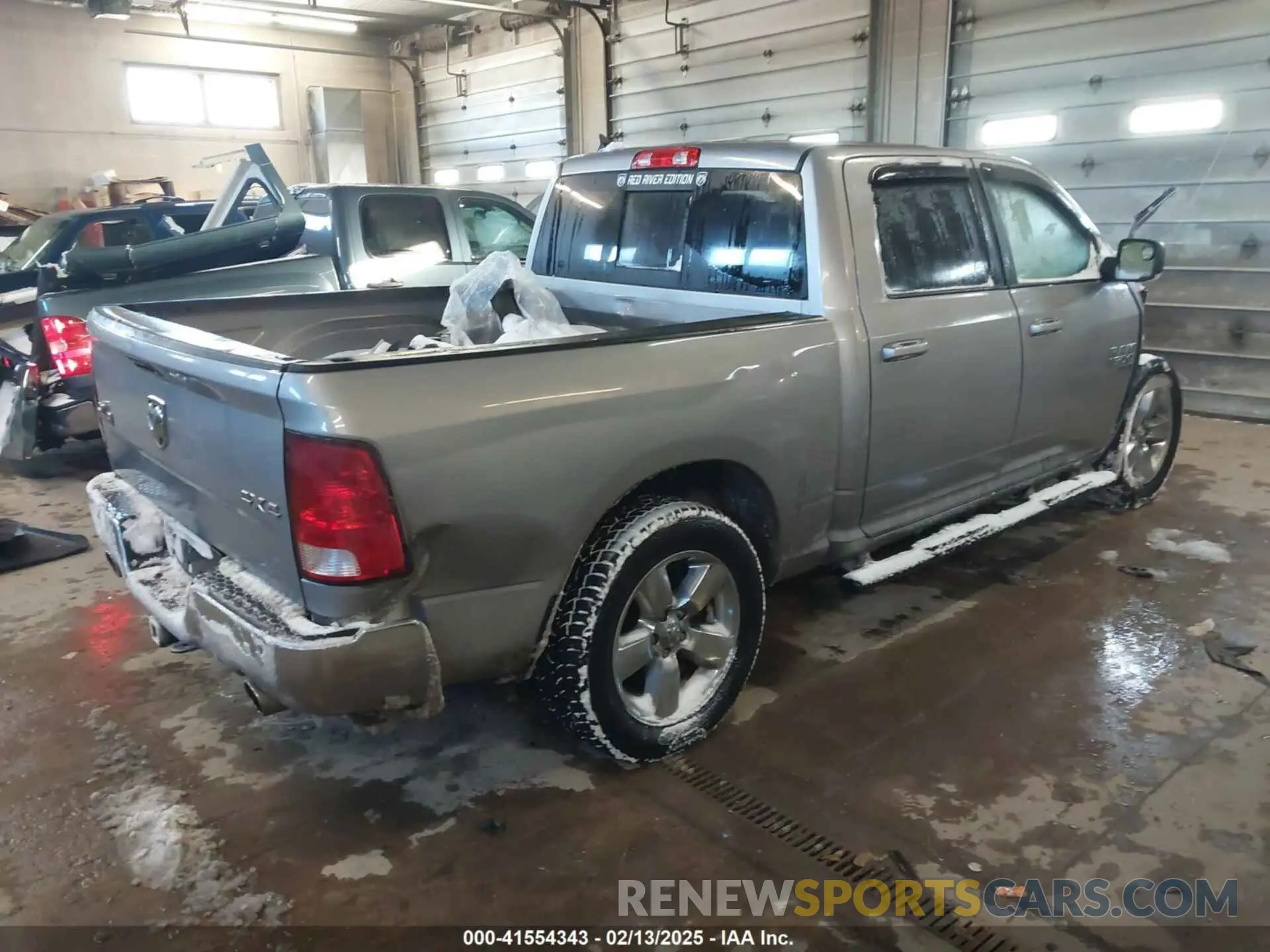 4 Фотография поврежденного автомобиля 1C6RR7LT6KS638926 RAM 1500 CLASSIC 2019