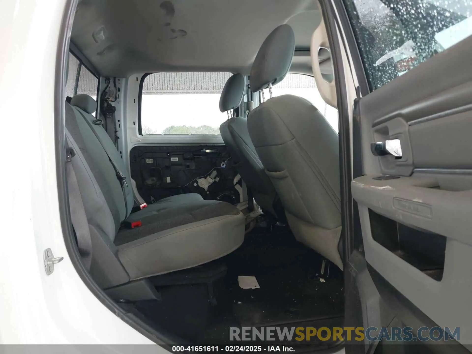 8 Photograph of a damaged car 1C6RR7LT8KS526791 RAM 1500 CLASSIC 2019
