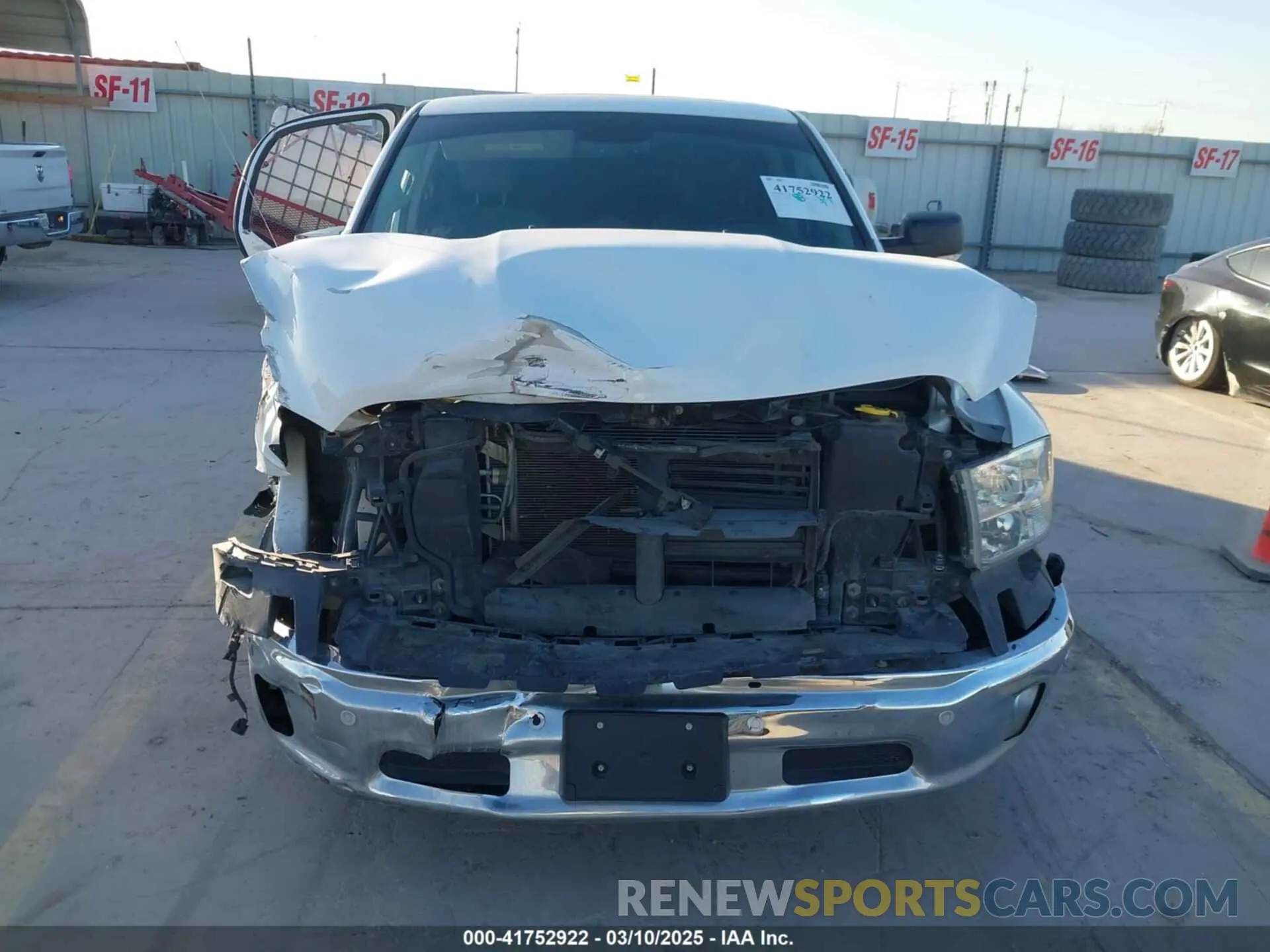 13 Фотография поврежденного автомобиля 1C6RR7LT9KS527190 RAM 1500 CLASSIC 2019