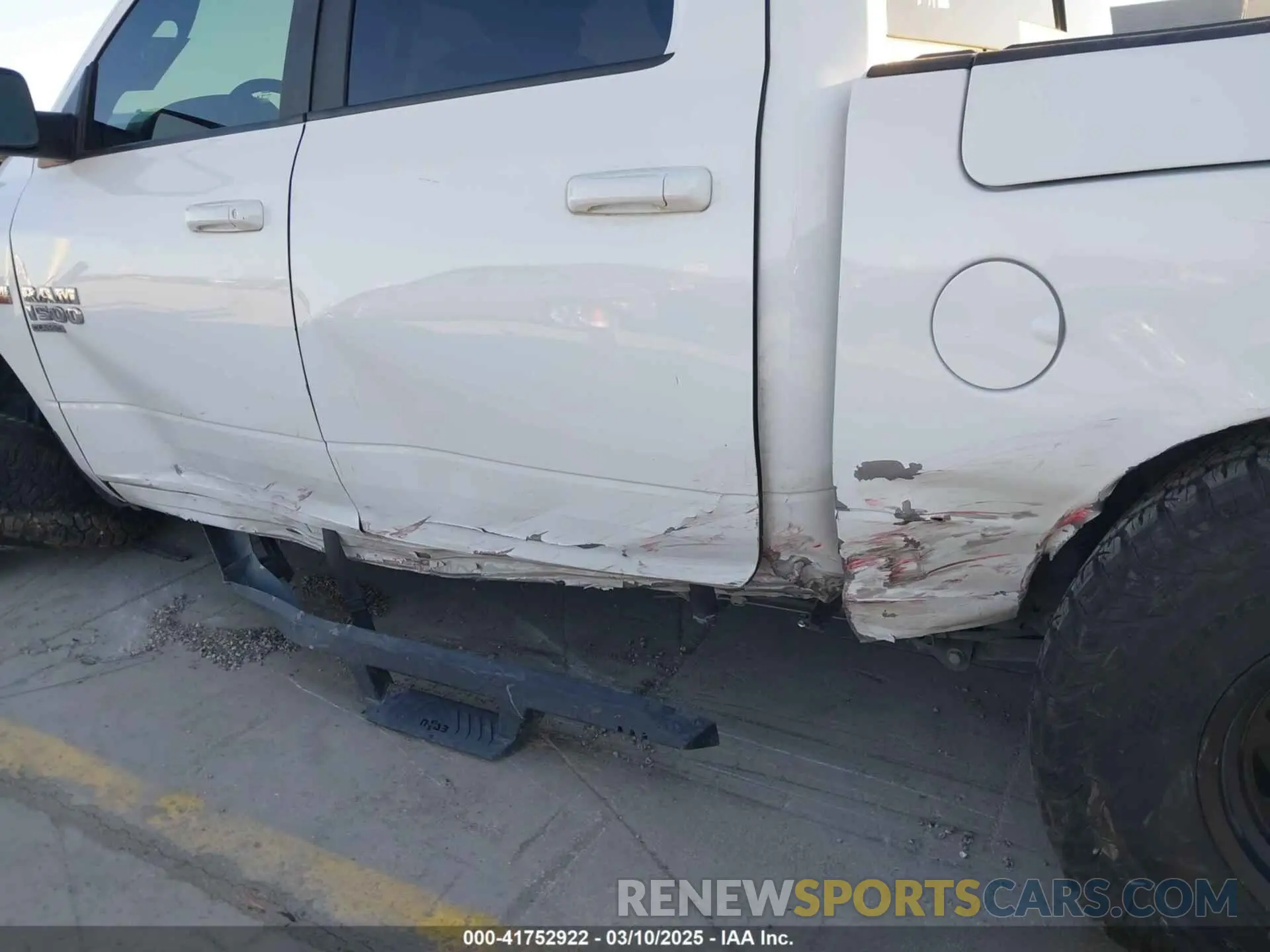 19 Фотография поврежденного автомобиля 1C6RR7LT9KS527190 RAM 1500 CLASSIC 2019