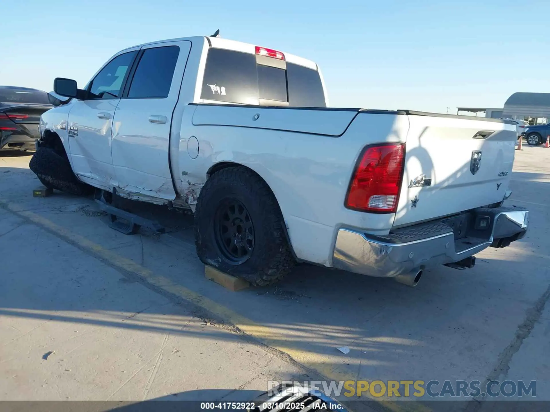 3 Фотография поврежденного автомобиля 1C6RR7LT9KS527190 RAM 1500 CLASSIC 2019