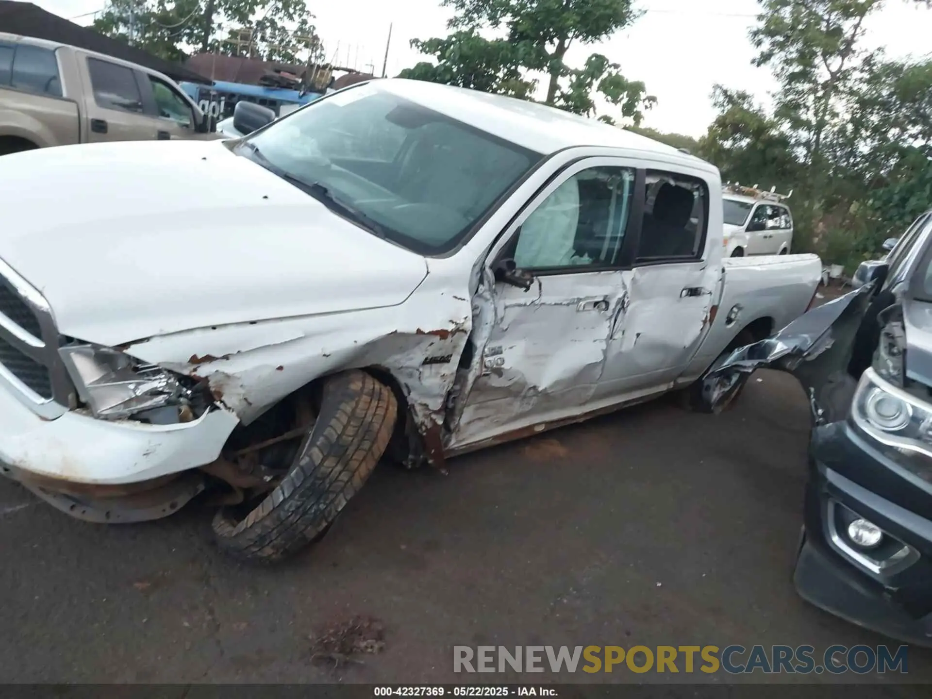 13 Photograph of a damaged car 1C6RR7LT9KS696562 RAM 1500 CLASSIC 2019