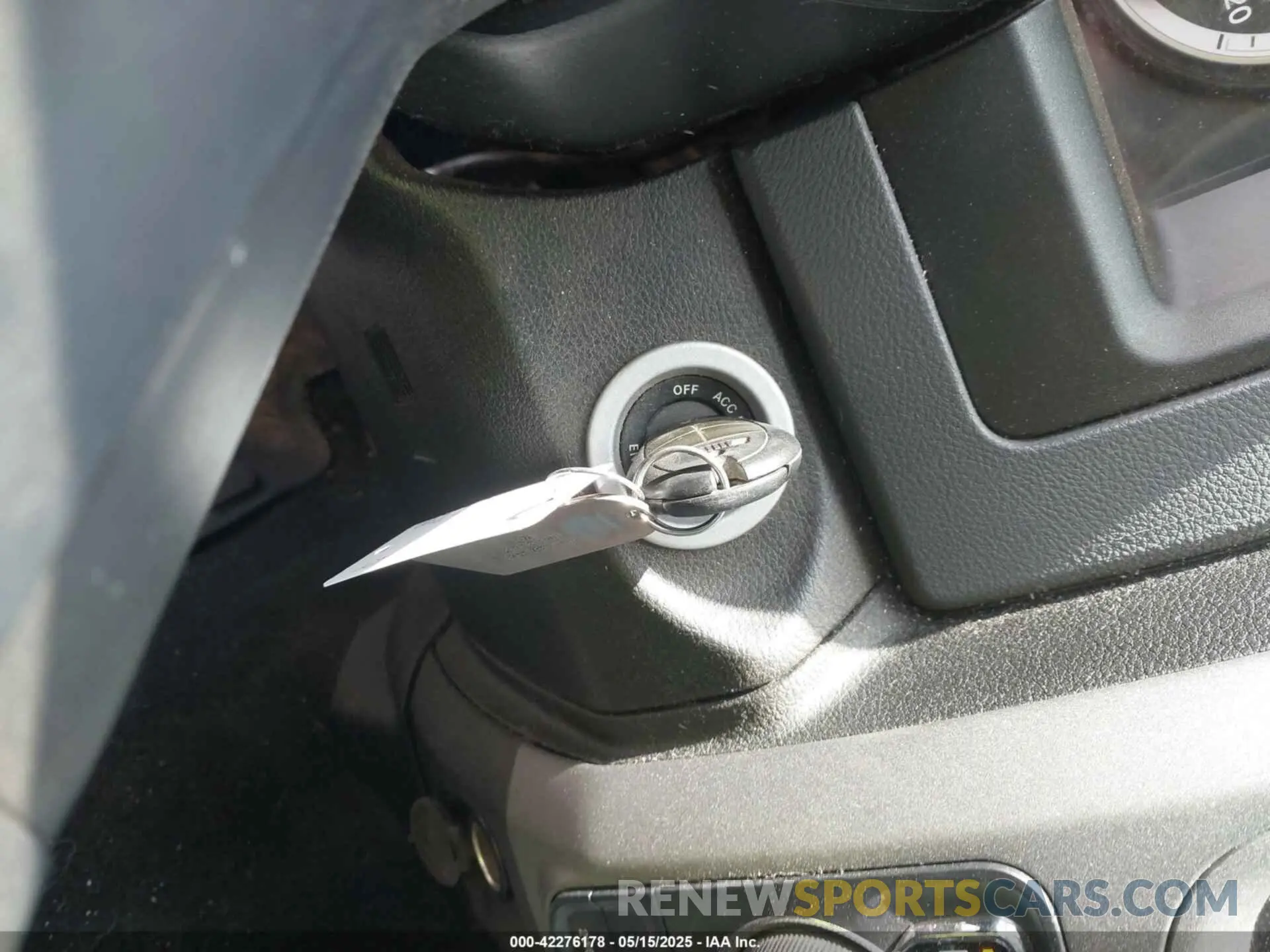 11 Фотография поврежденного автомобиля 1C6RR7SM1KS696999 RAM 1500 CLASSIC 2019