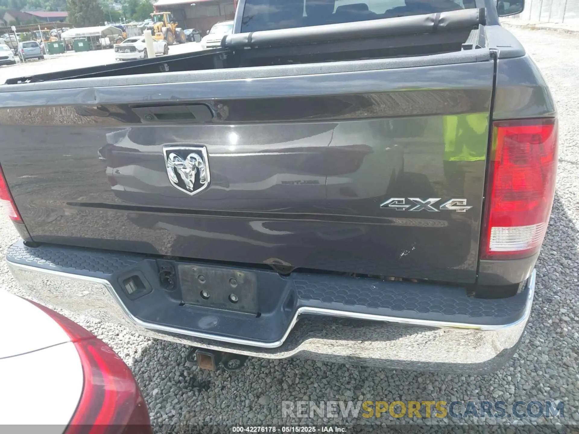16 Фотография поврежденного автомобиля 1C6RR7SM1KS696999 RAM 1500 CLASSIC 2019
