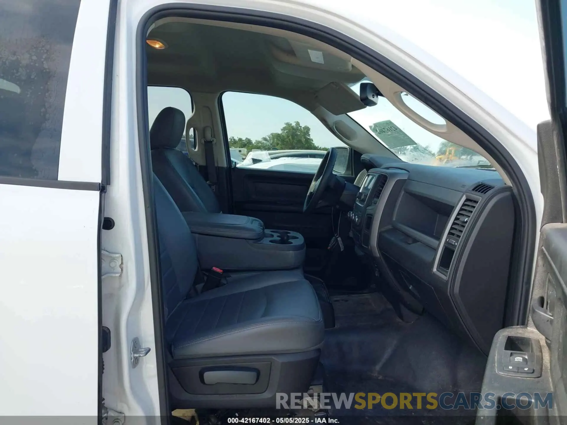 5 Фотография поврежденного автомобиля 1C6RR7ST3KS688104 RAM 1500 CLASSIC 2019