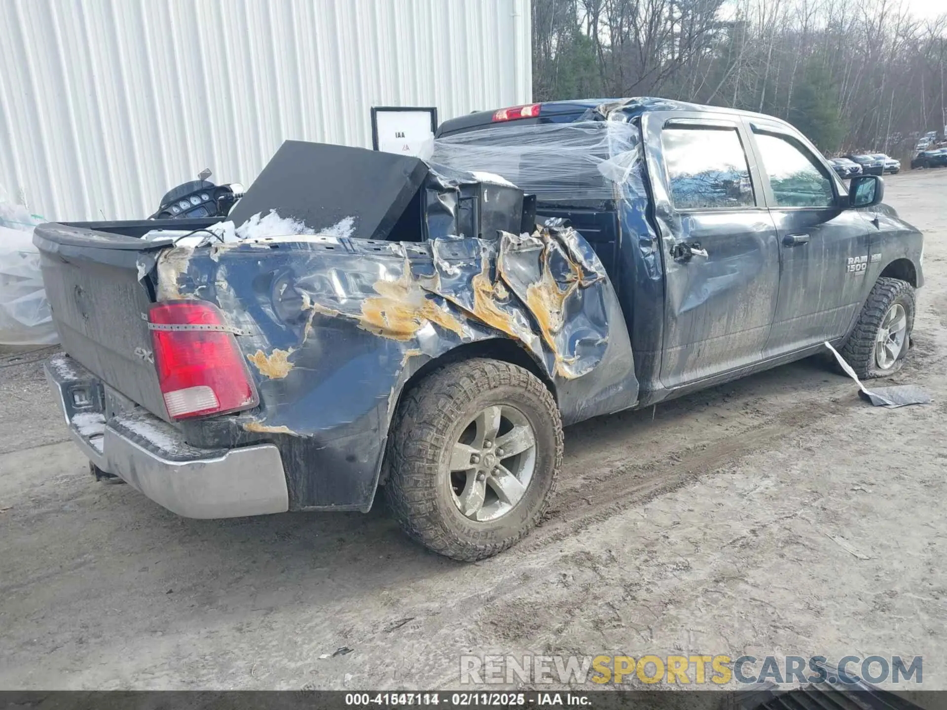 4 Photograph of a damaged car 1C6RR7TT2KS576702 RAM 1500 CLASSIC 2019