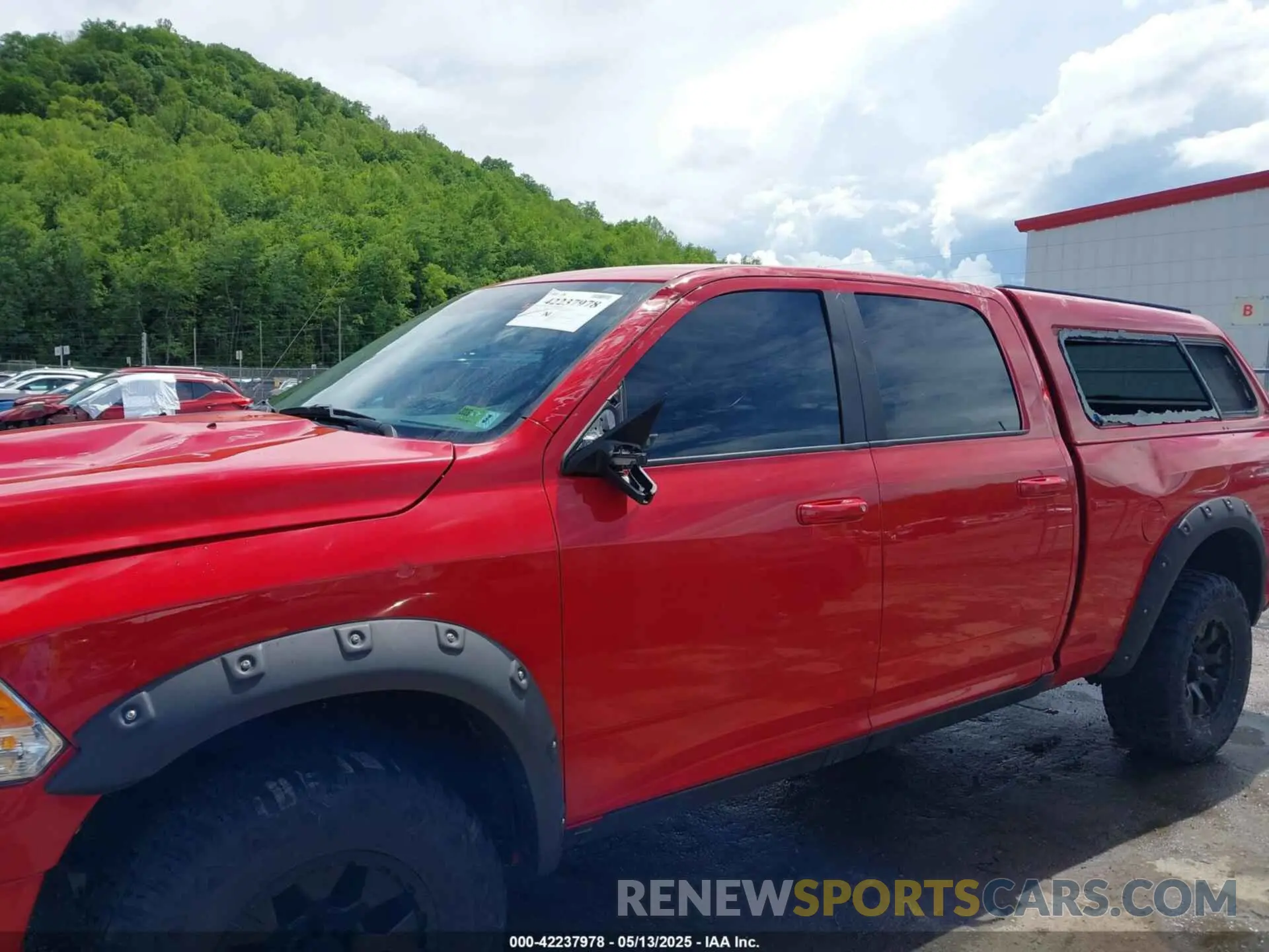 6 Photograph of a damaged car 1C6RR7TT7KS516706 RAM 1500 CLASSIC 2019