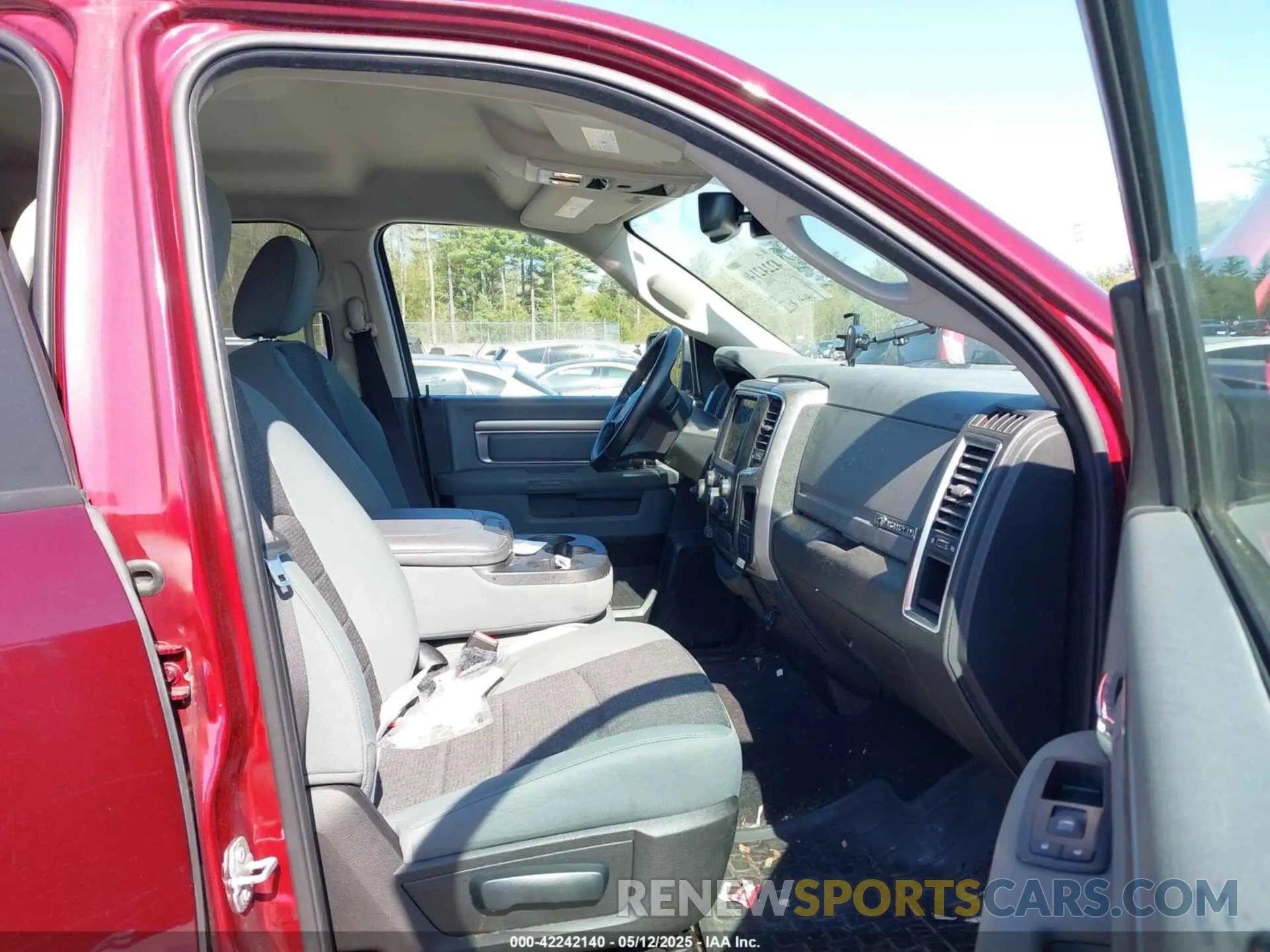 5 Photograph of a damaged car 1C6RR7TT8KS606267 RAM 1500 CLASSIC 2019