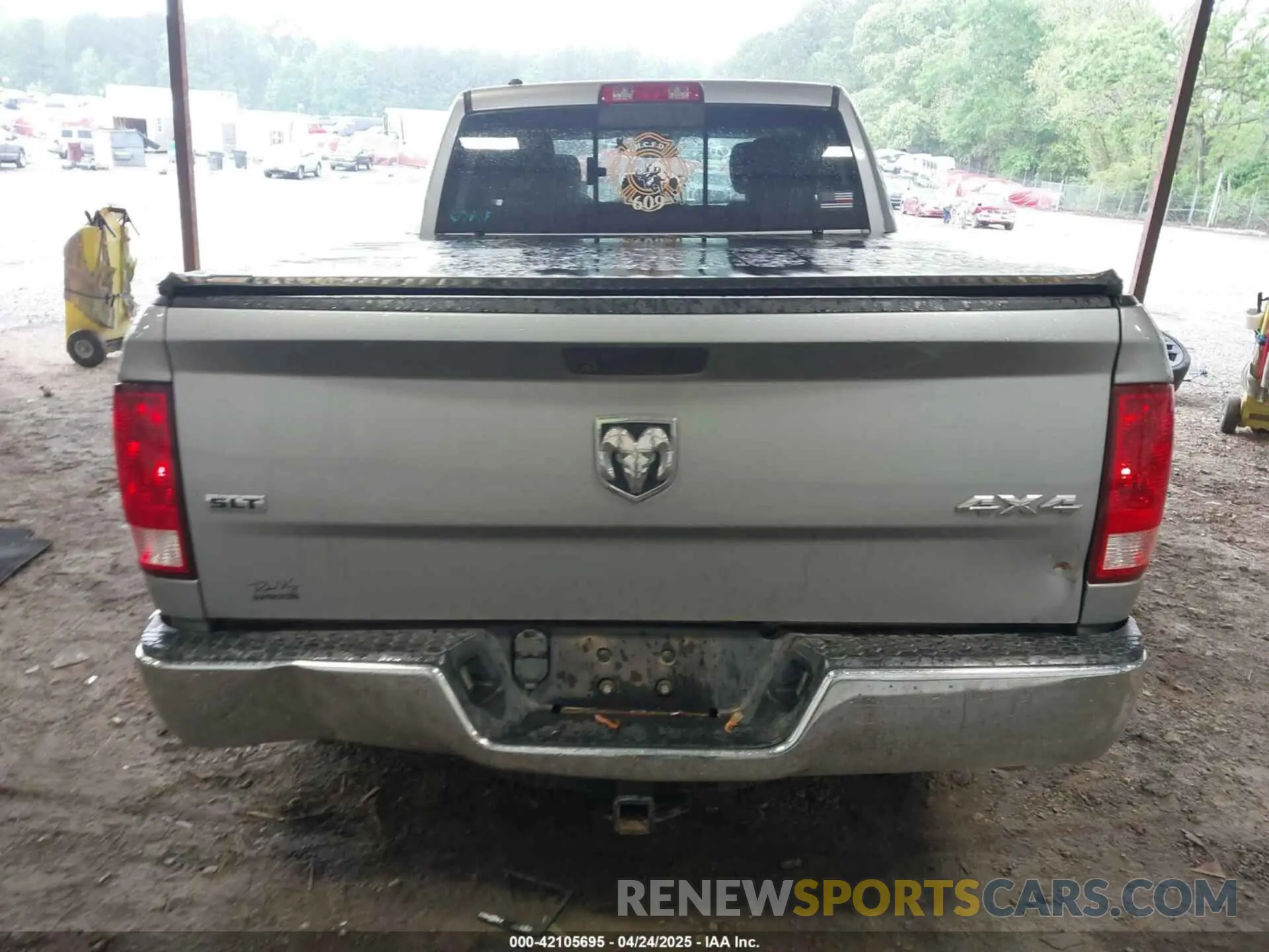16 Photograph of a damaged car 1C6RR7TT8KS649717 RAM 1500 CLASSIC 2019