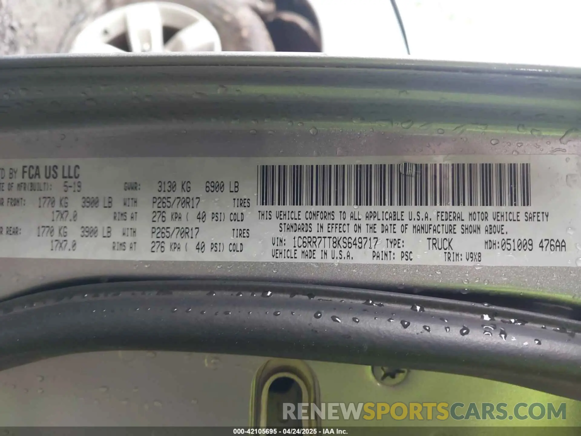 9 Photograph of a damaged car 1C6RR7TT8KS649717 RAM 1500 CLASSIC 2019
