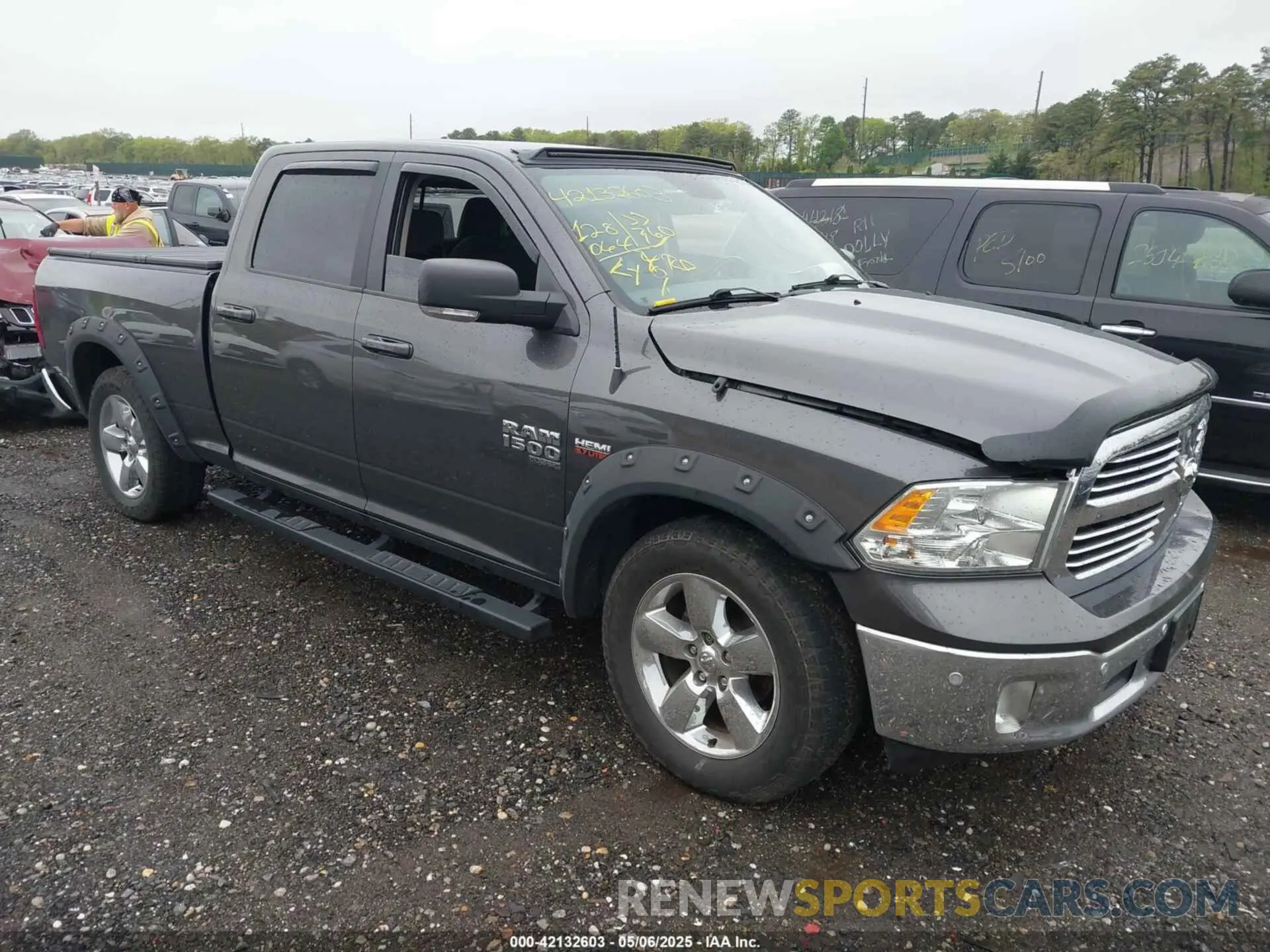1 Фотография поврежденного автомобиля 1C6RR7TTXKS658743 RAM 1500 CLASSIC 2019