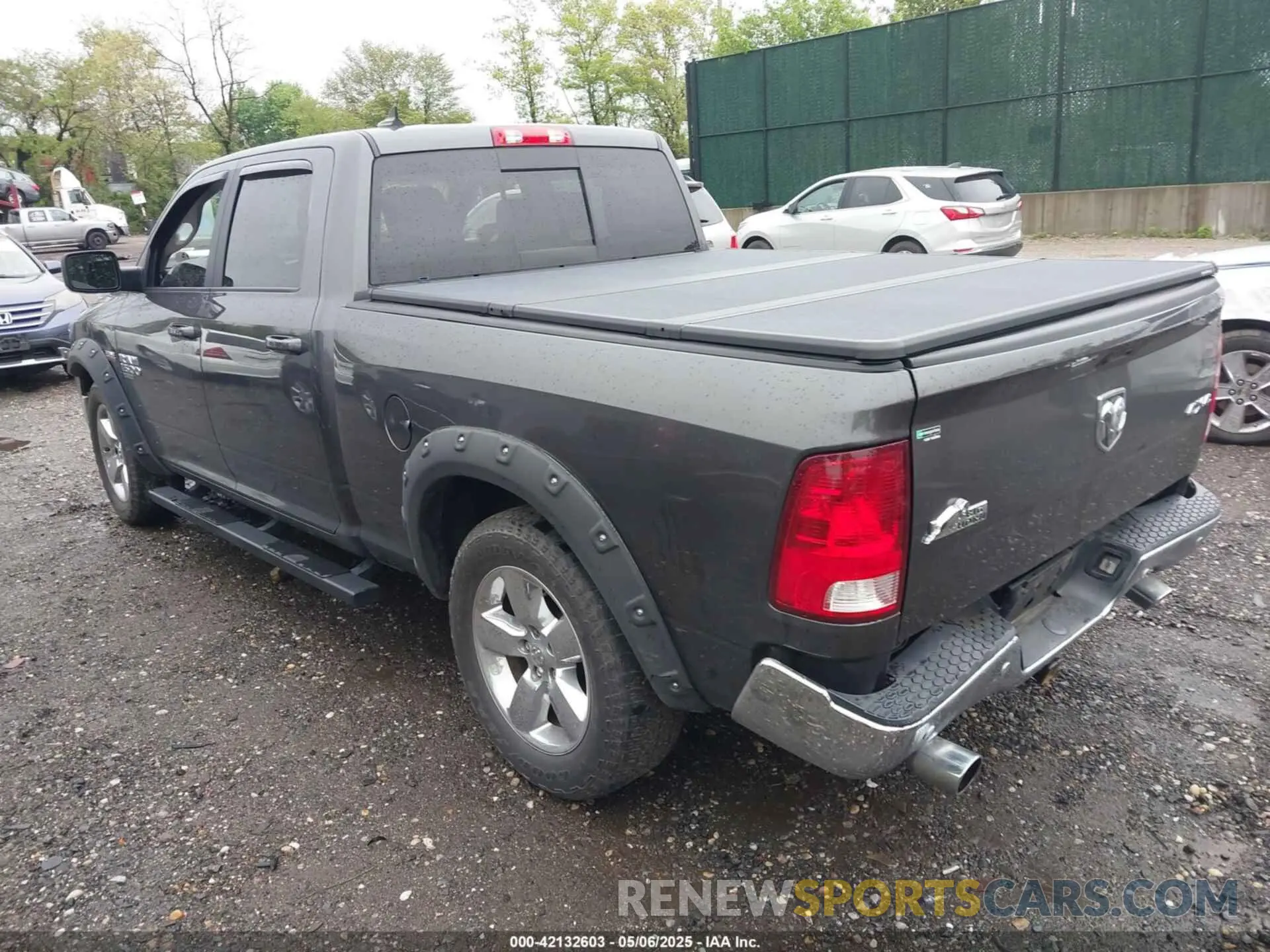 3 Фотография поврежденного автомобиля 1C6RR7TTXKS658743 RAM 1500 CLASSIC 2019
