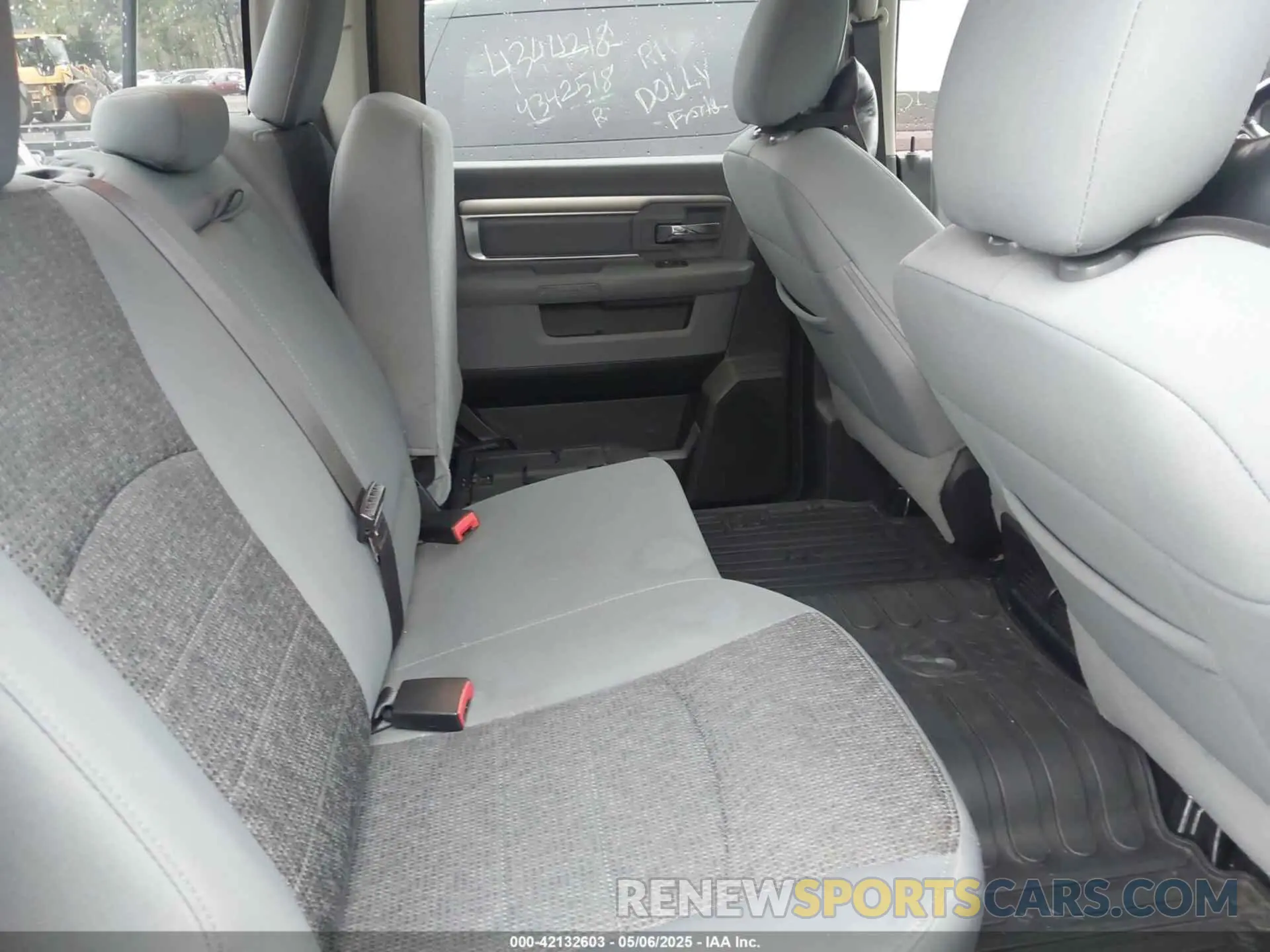 8 Фотография поврежденного автомобиля 1C6RR7TTXKS658743 RAM 1500 CLASSIC 2019