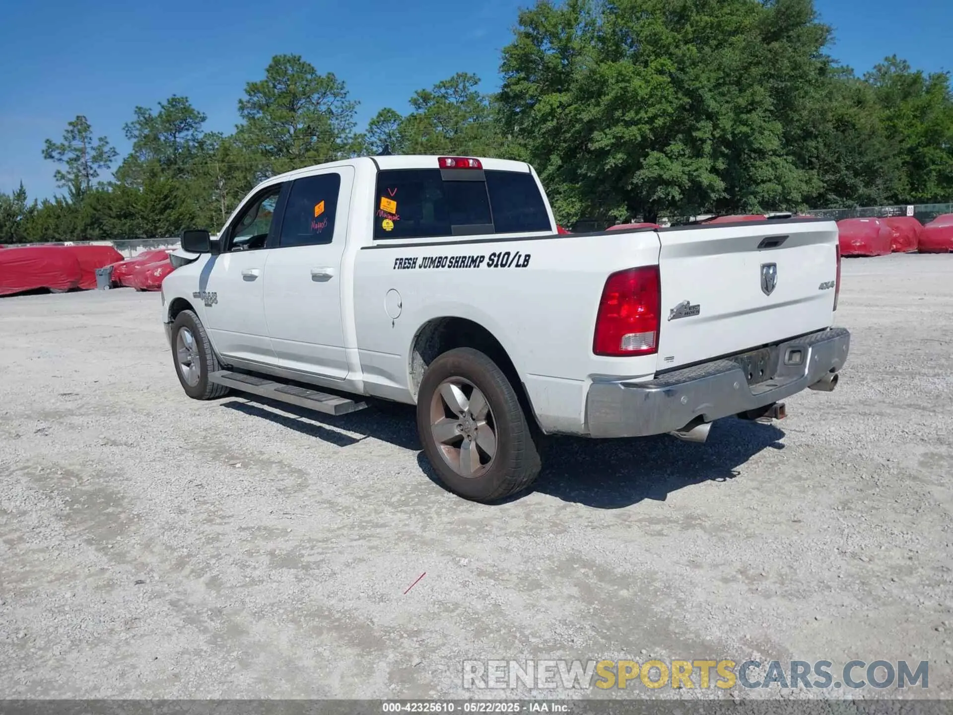 3 Photograph of a damaged car 1C6RR7TTXKS724370 RAM 1500 CLASSIC 2019