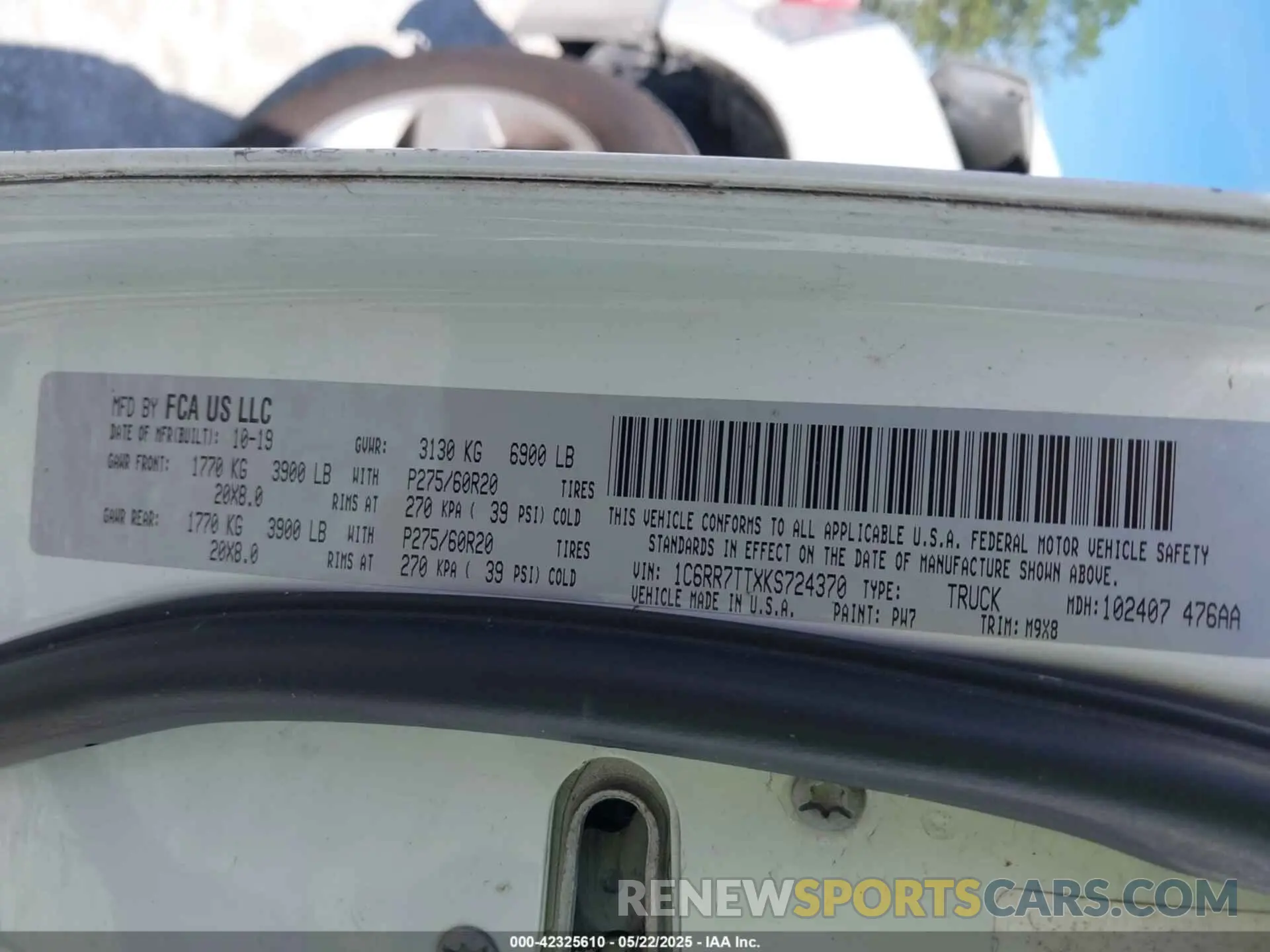 9 Photograph of a damaged car 1C6RR7TTXKS724370 RAM 1500 CLASSIC 2019