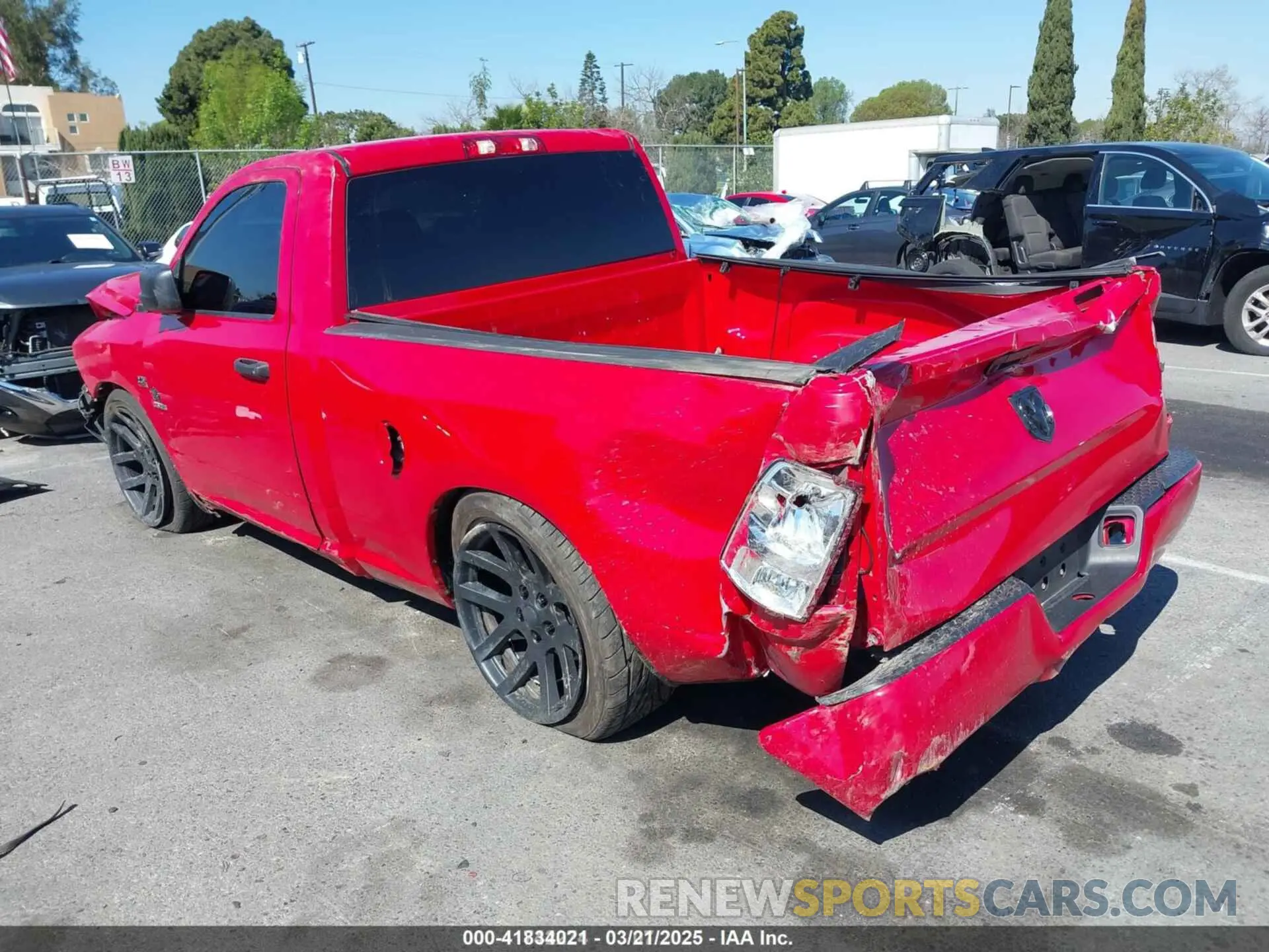 3 Фотография поврежденного автомобиля 3C6JR6AT3KG500844 RAM 1500 CLASSIC 2019
