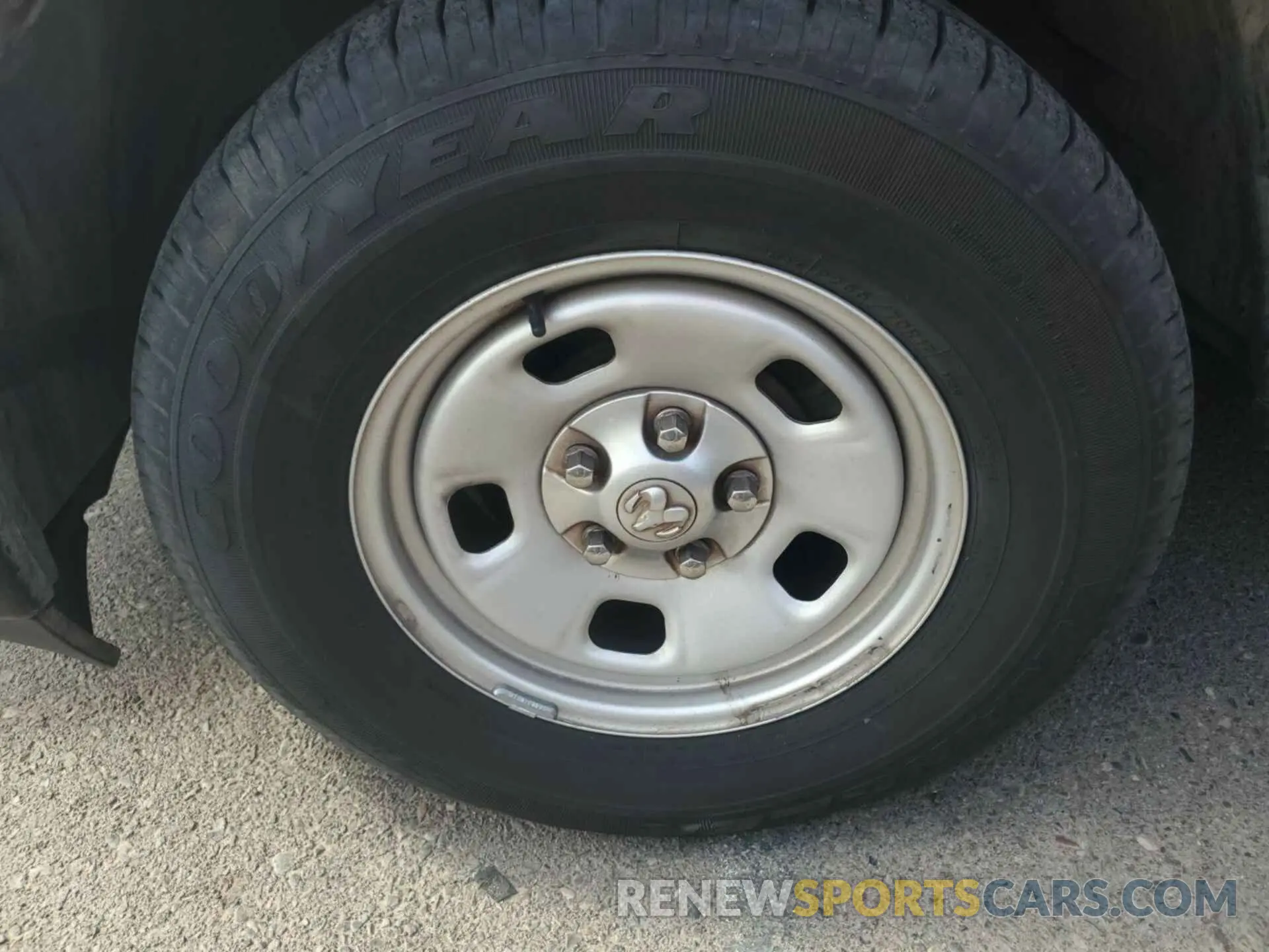 13 Фотография поврежденного автомобиля 3C6JR6DG3KG569354 RAM 1500 CLASSIC 2019