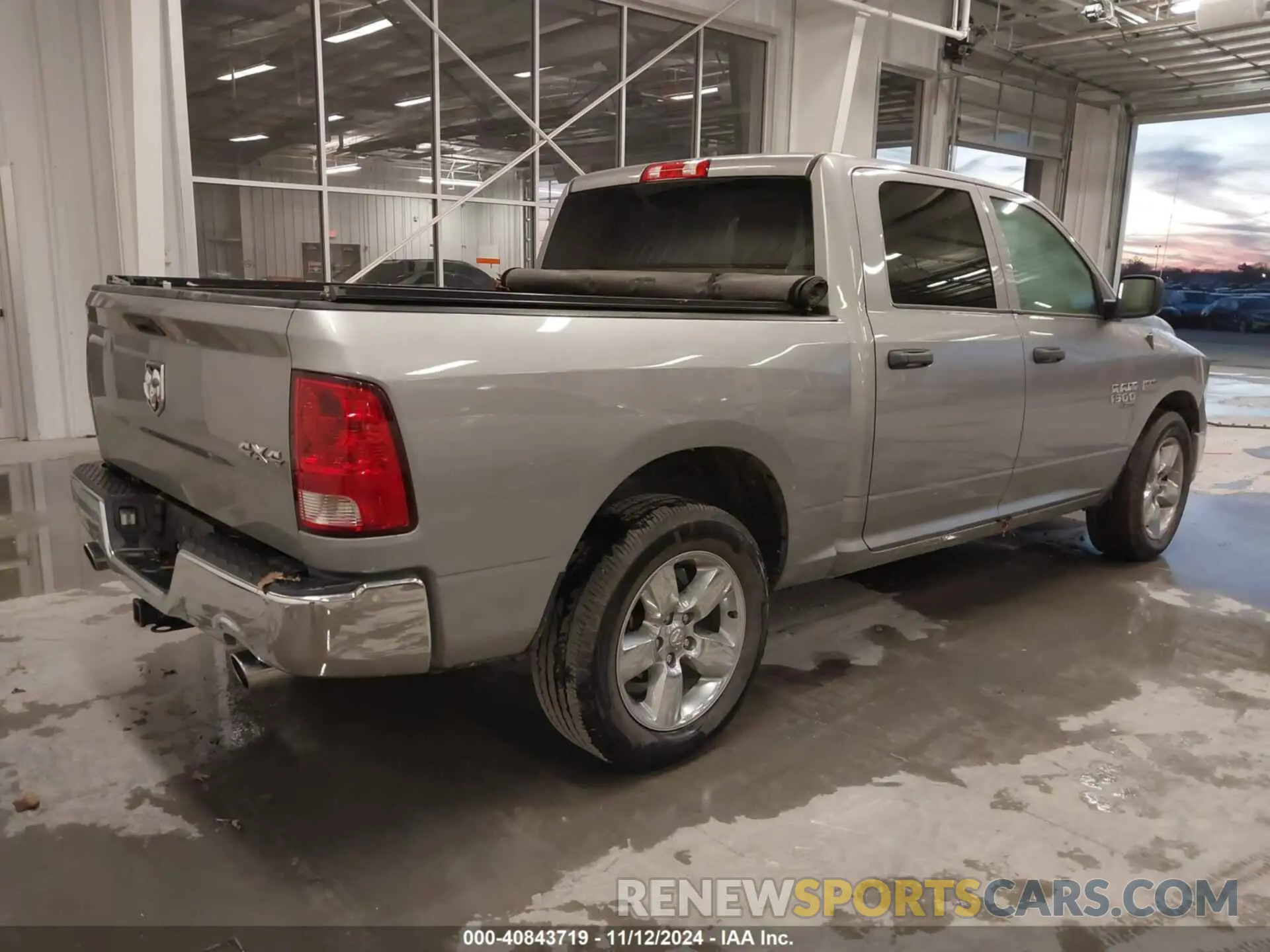 4 Фотография поврежденного автомобиля 3C6RR7KT1KG715145 RAM 1500 CLASSIC 2019