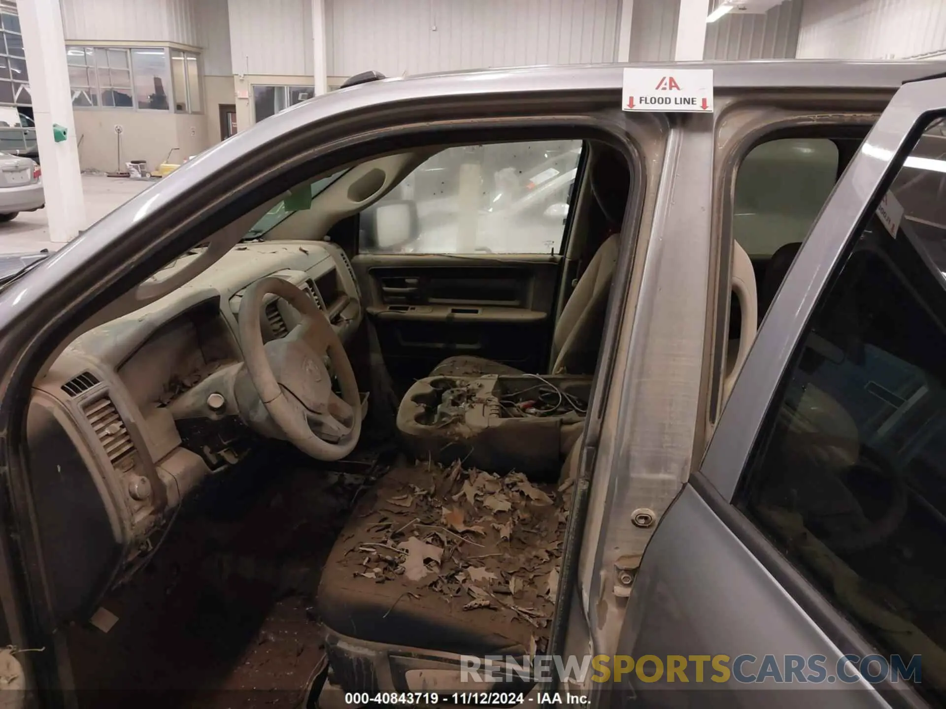 6 Фотография поврежденного автомобиля 3C6RR7KT1KG715145 RAM 1500 CLASSIC 2019