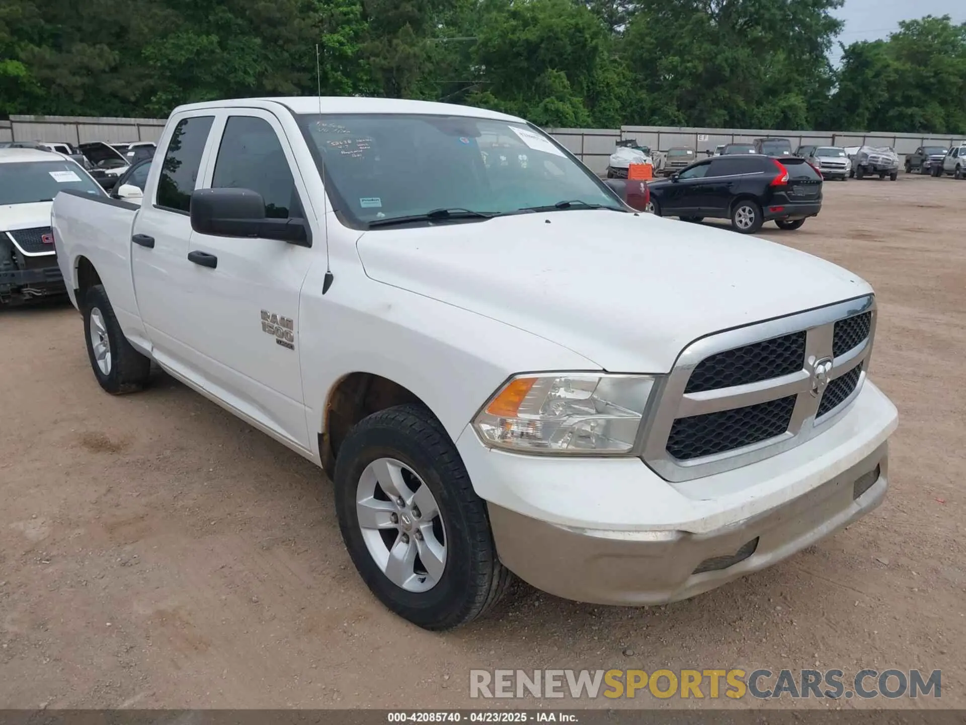 1 Photograph of a damaged car 1C6RR6FG0LS138352 RAM 1500 CLASSIC 2020