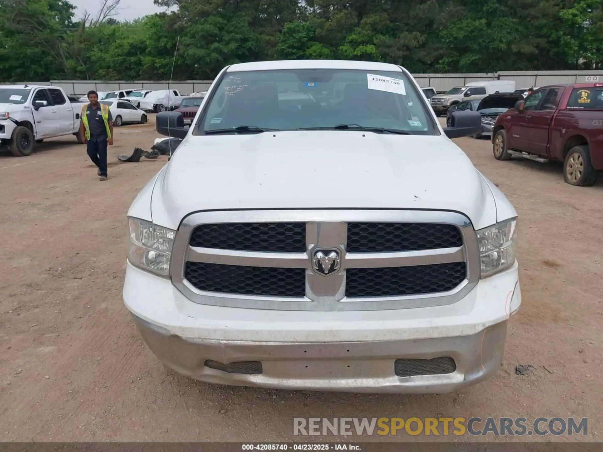 13 Photograph of a damaged car 1C6RR6FG0LS138352 RAM 1500 CLASSIC 2020