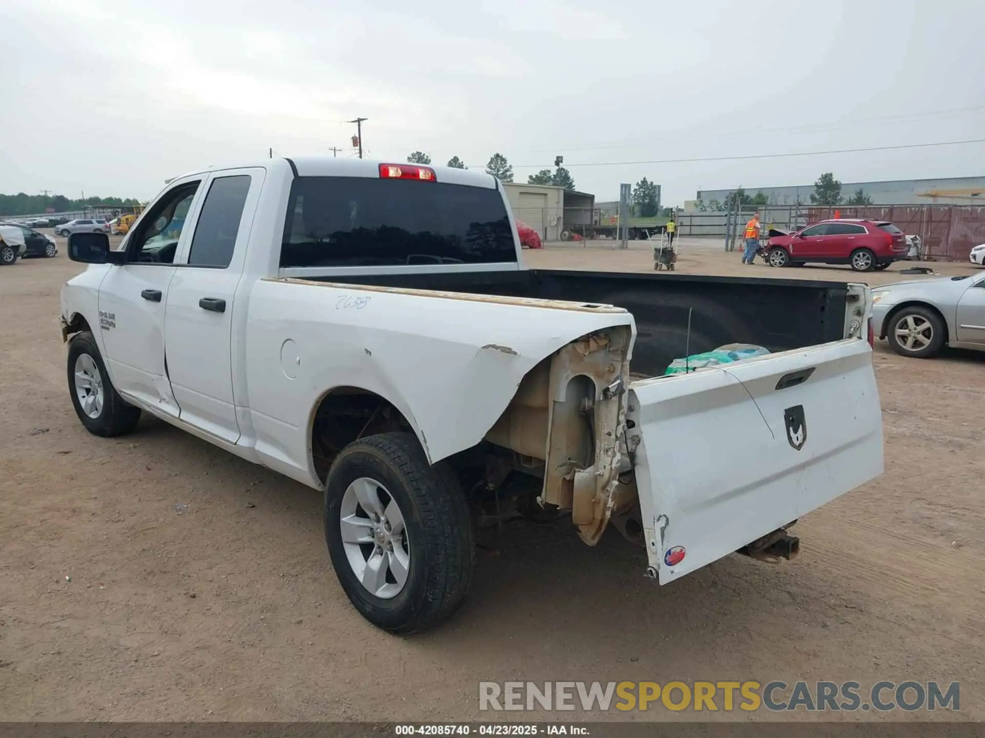 3 Photograph of a damaged car 1C6RR6FG0LS138352 RAM 1500 CLASSIC 2020