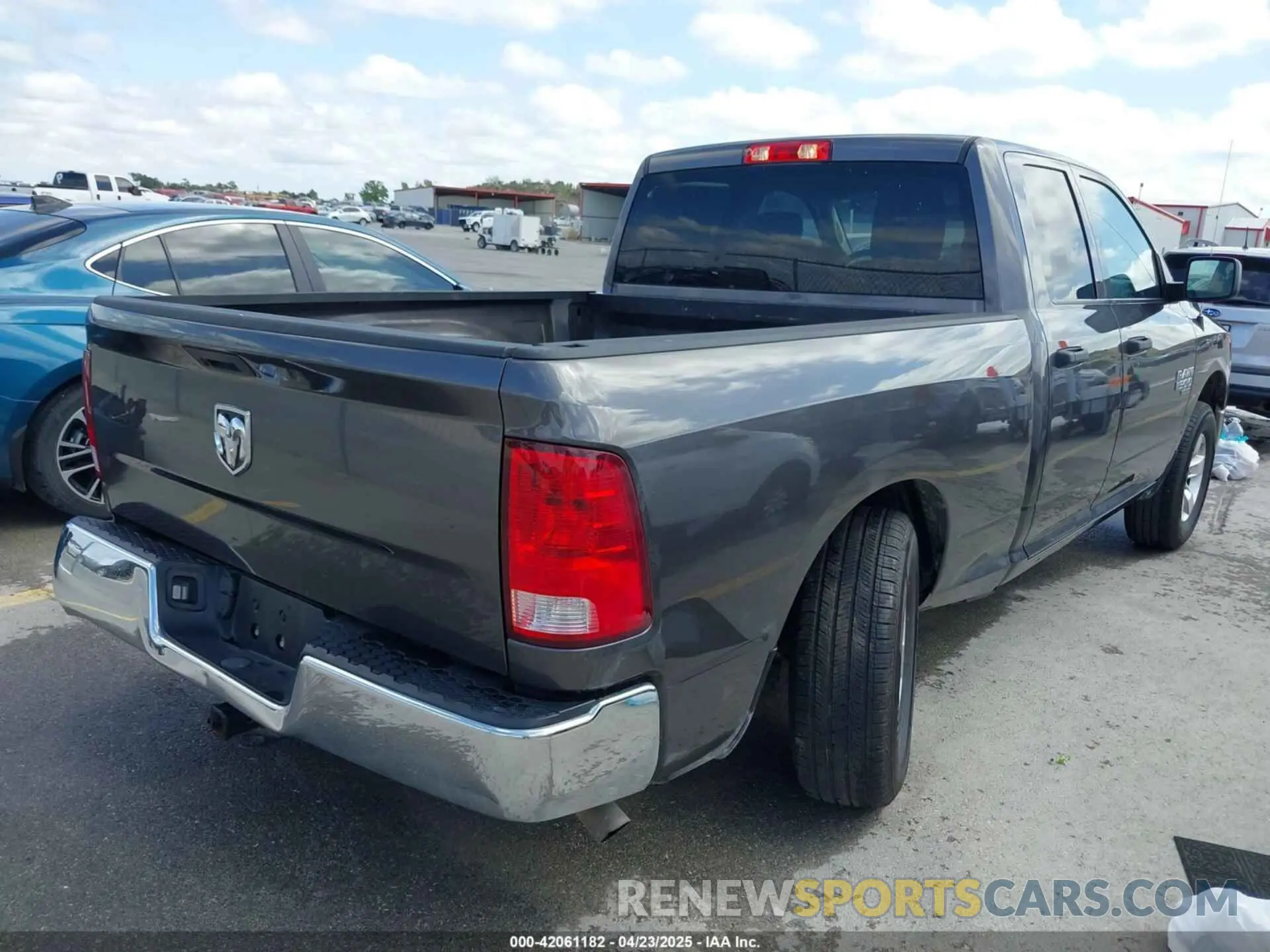 4 Фотография поврежденного автомобиля 1C6RR6FG7LS114615 RAM 1500 CLASSIC 2020