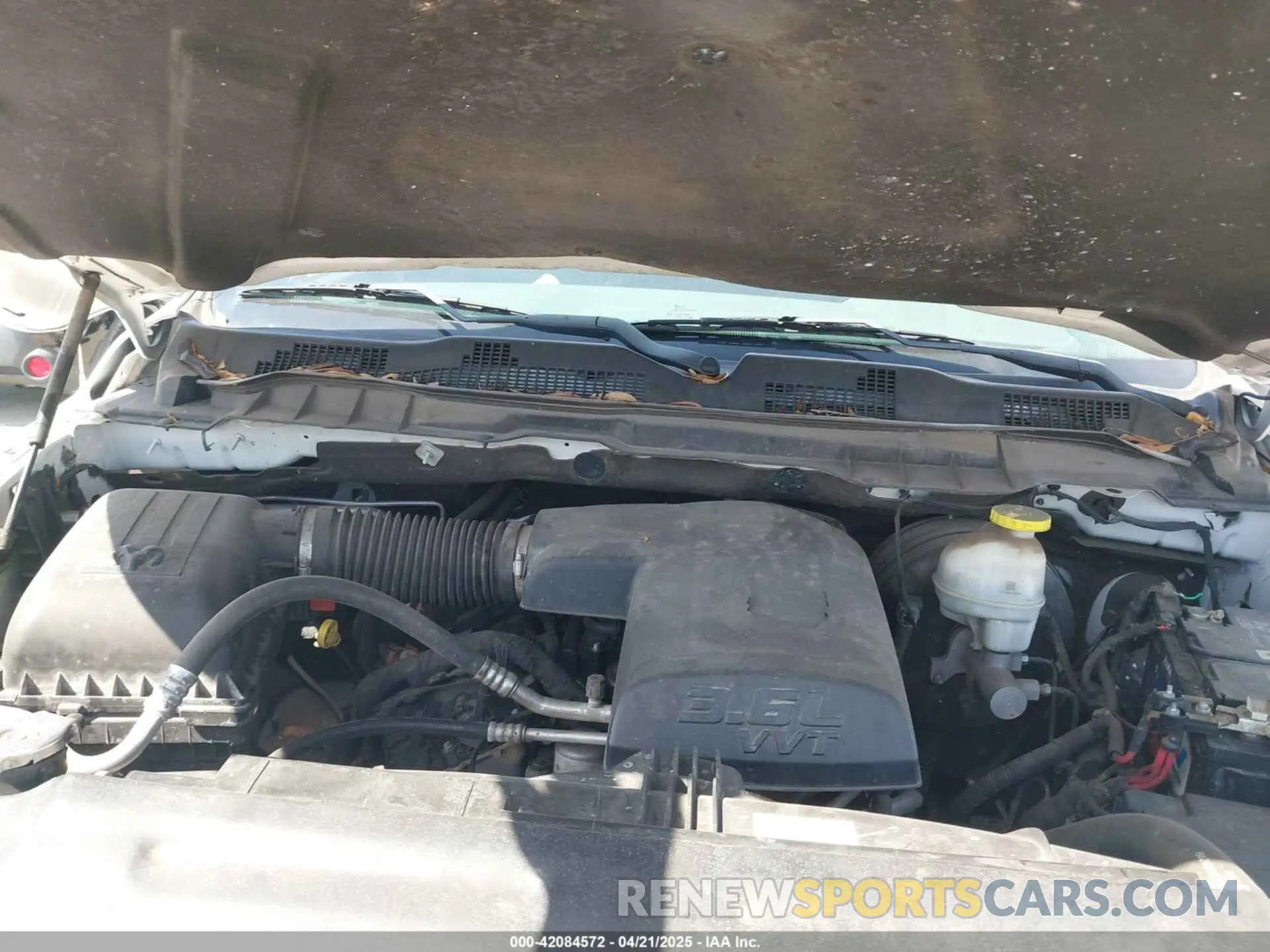 10 Photograph of a damaged car 1C6RR6FGXLS117749 RAM 1500 CLASSIC 2020