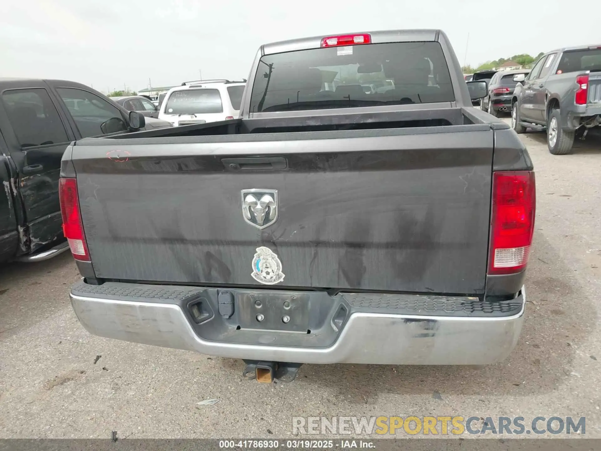 16 Photograph of a damaged car 1C6RR6FT1LS147915 RAM 1500 CLASSIC 2020