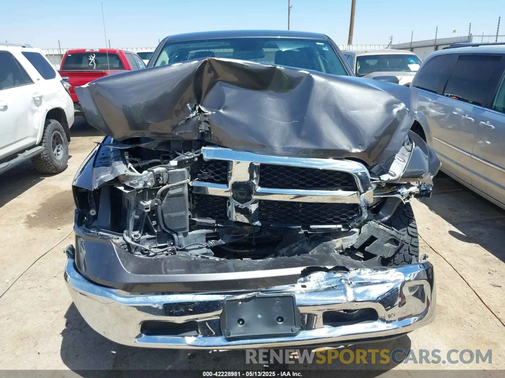 13 Photograph of a damaged car 1C6RR6FT2LS154145 RAM 1500 CLASSIC 2020