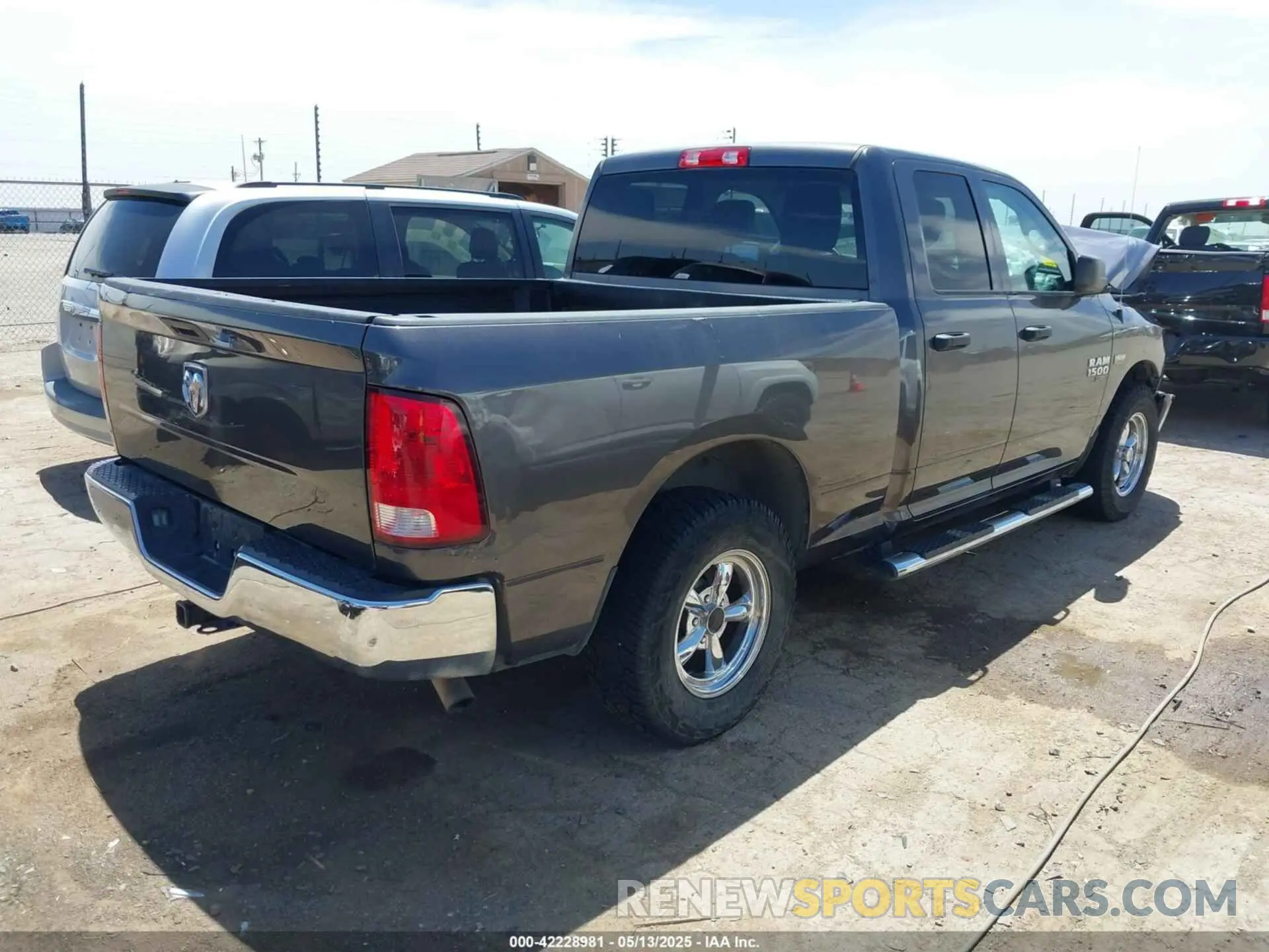 4 Photograph of a damaged car 1C6RR6FT2LS154145 RAM 1500 CLASSIC 2020