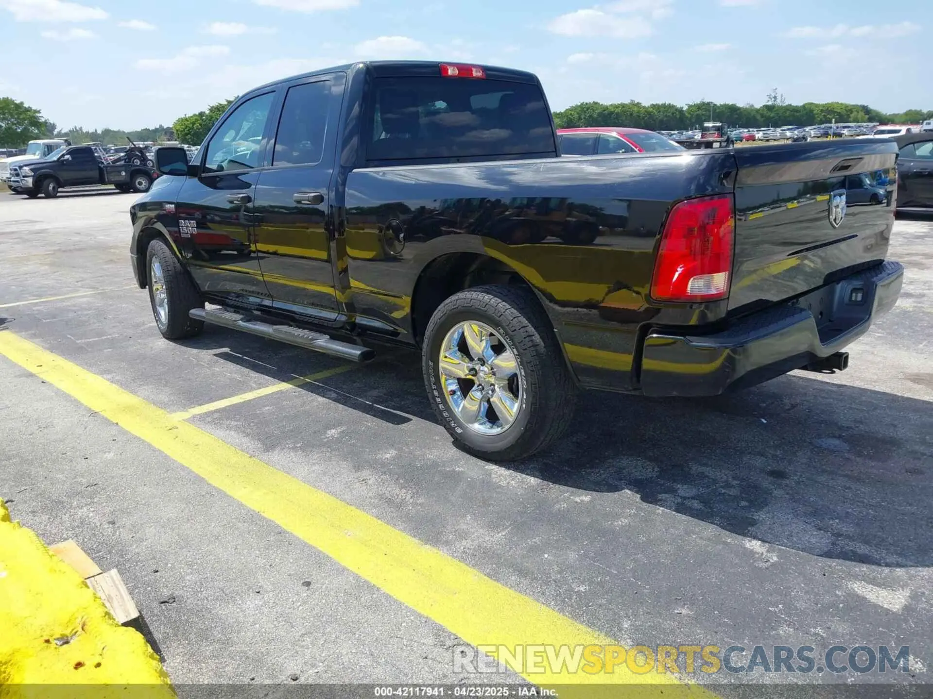 3 Photograph of a damaged car 1C6RR6FT7LS128771 RAM 1500 CLASSIC 2020
