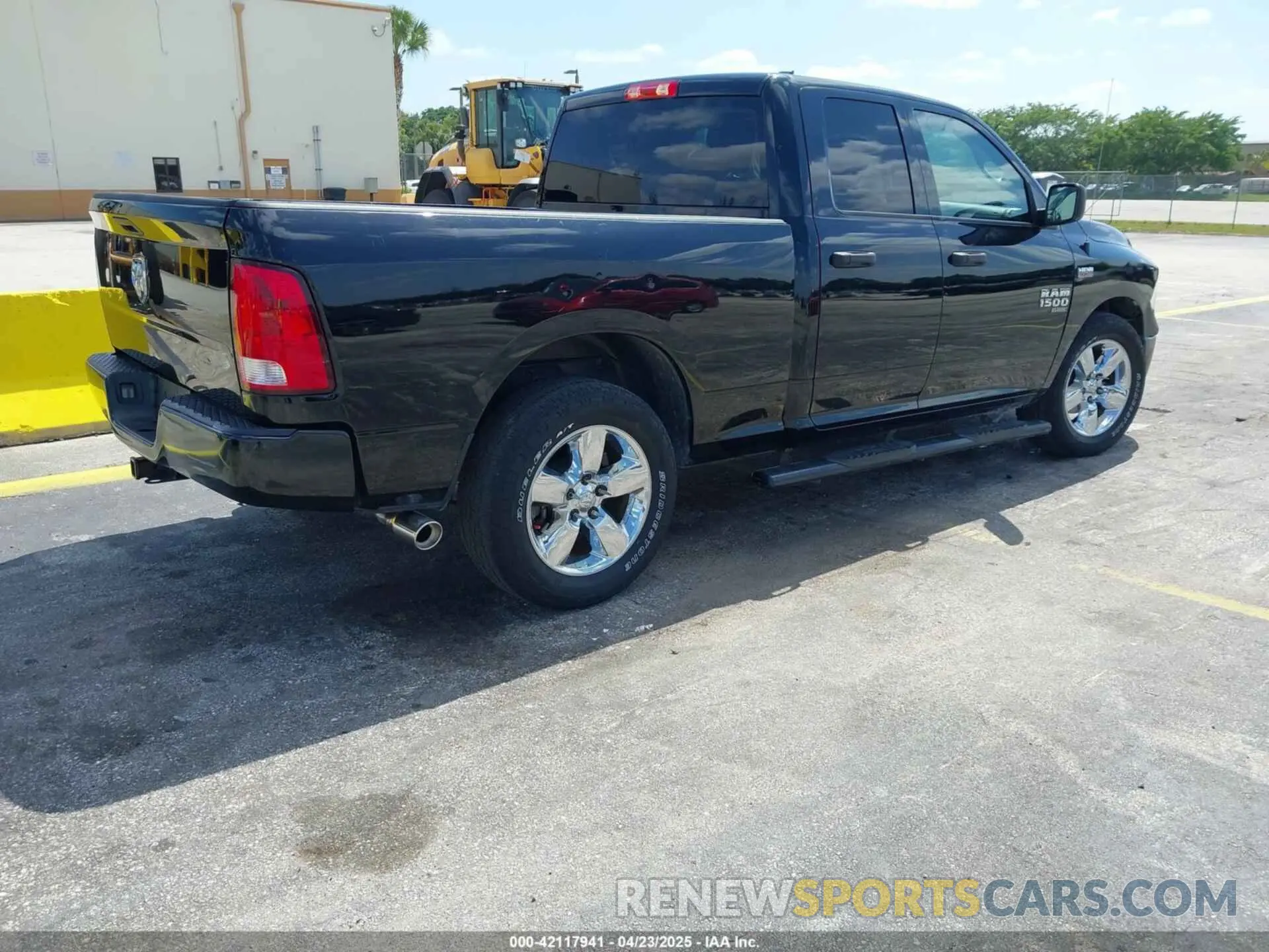 4 Photograph of a damaged car 1C6RR6FT7LS128771 RAM 1500 CLASSIC 2020