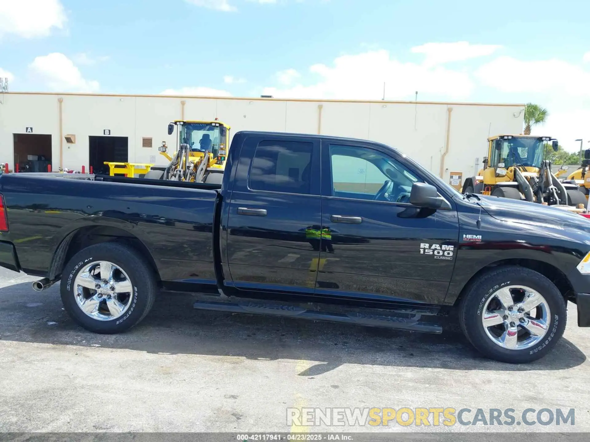 6 Photograph of a damaged car 1C6RR6FT7LS128771 RAM 1500 CLASSIC 2020