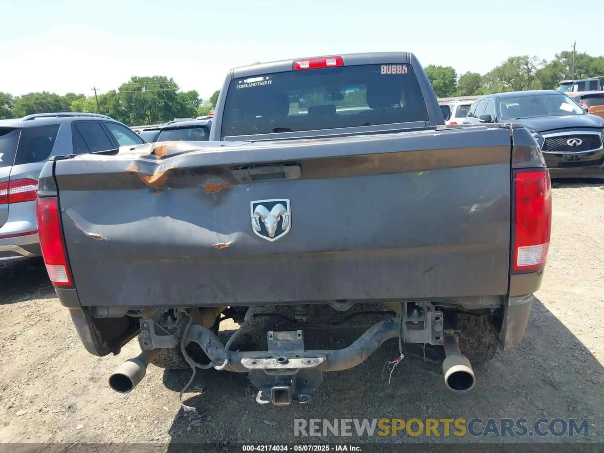 16 Photograph of a damaged car 1C6RR6FT9LS138721 RAM 1500 CLASSIC 2020
