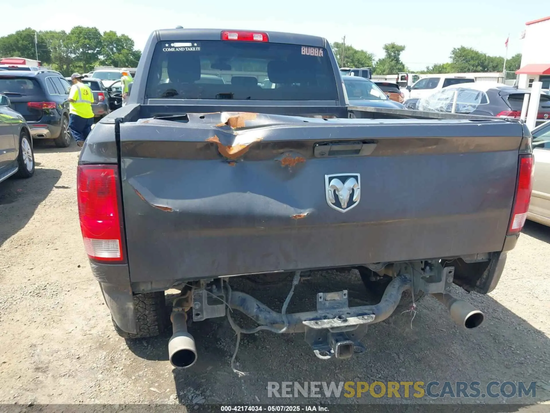 18 Photograph of a damaged car 1C6RR6FT9LS138721 RAM 1500 CLASSIC 2020