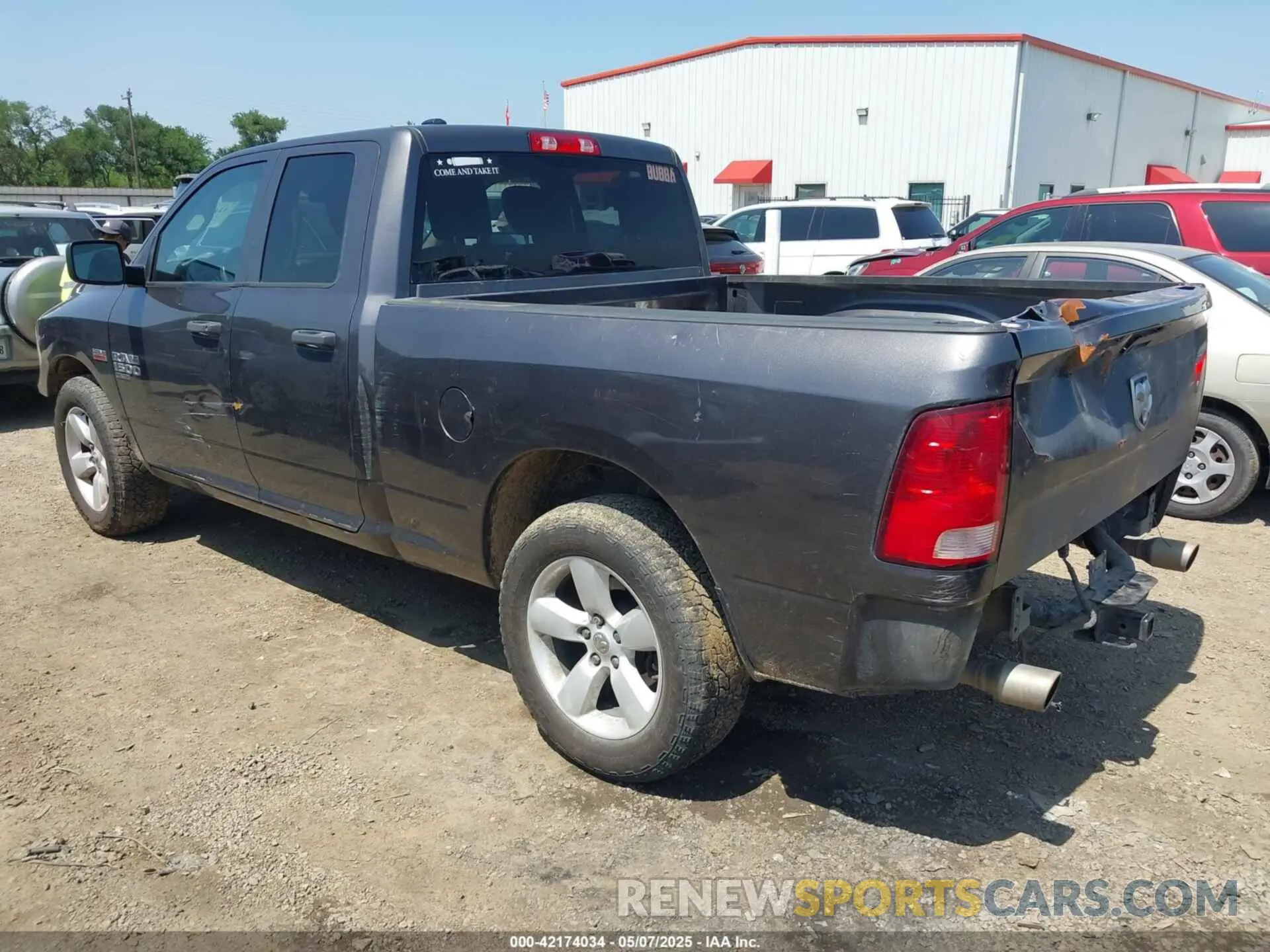 3 Photograph of a damaged car 1C6RR6FT9LS138721 RAM 1500 CLASSIC 2020