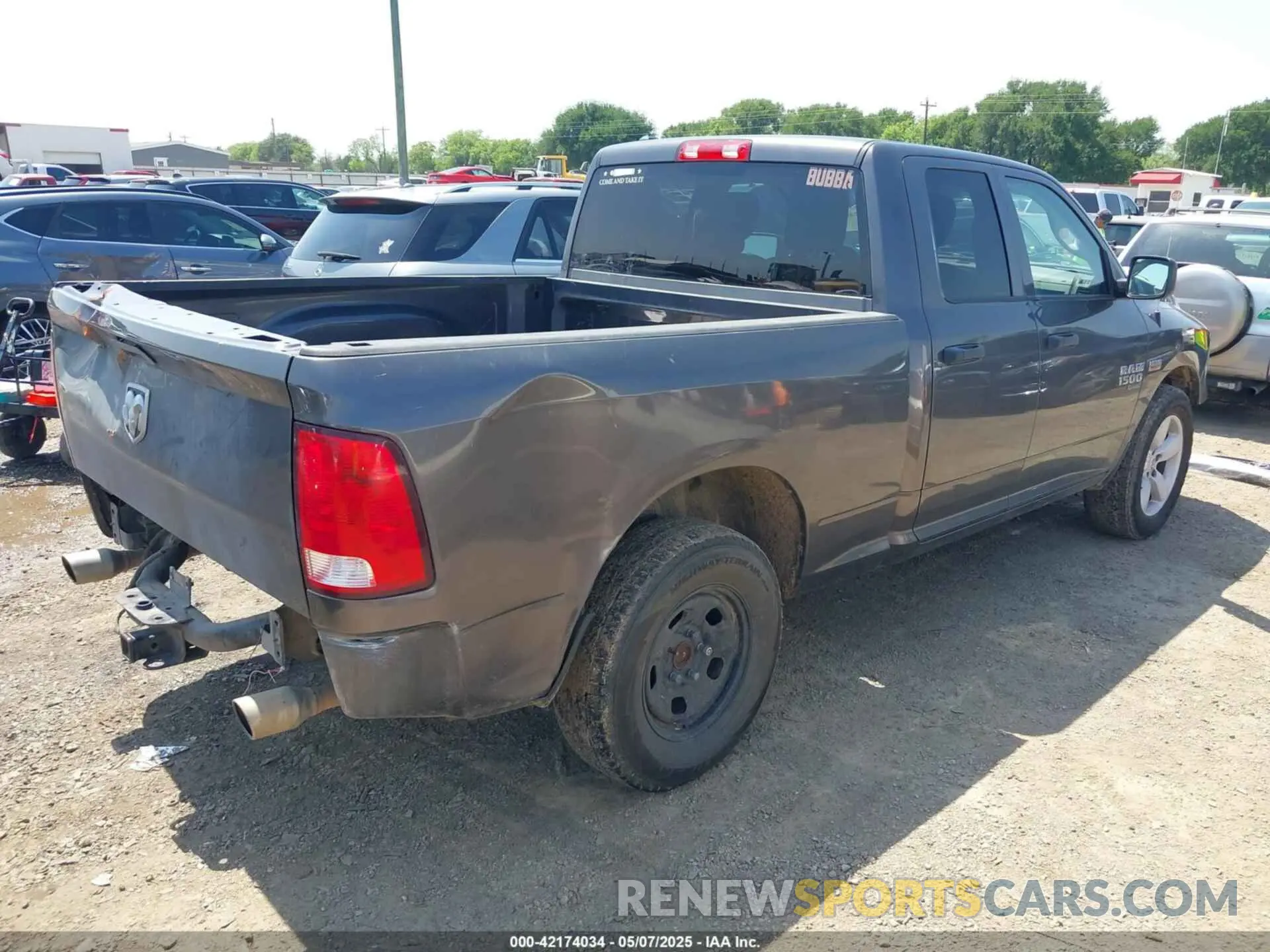 4 Photograph of a damaged car 1C6RR6FT9LS138721 RAM 1500 CLASSIC 2020