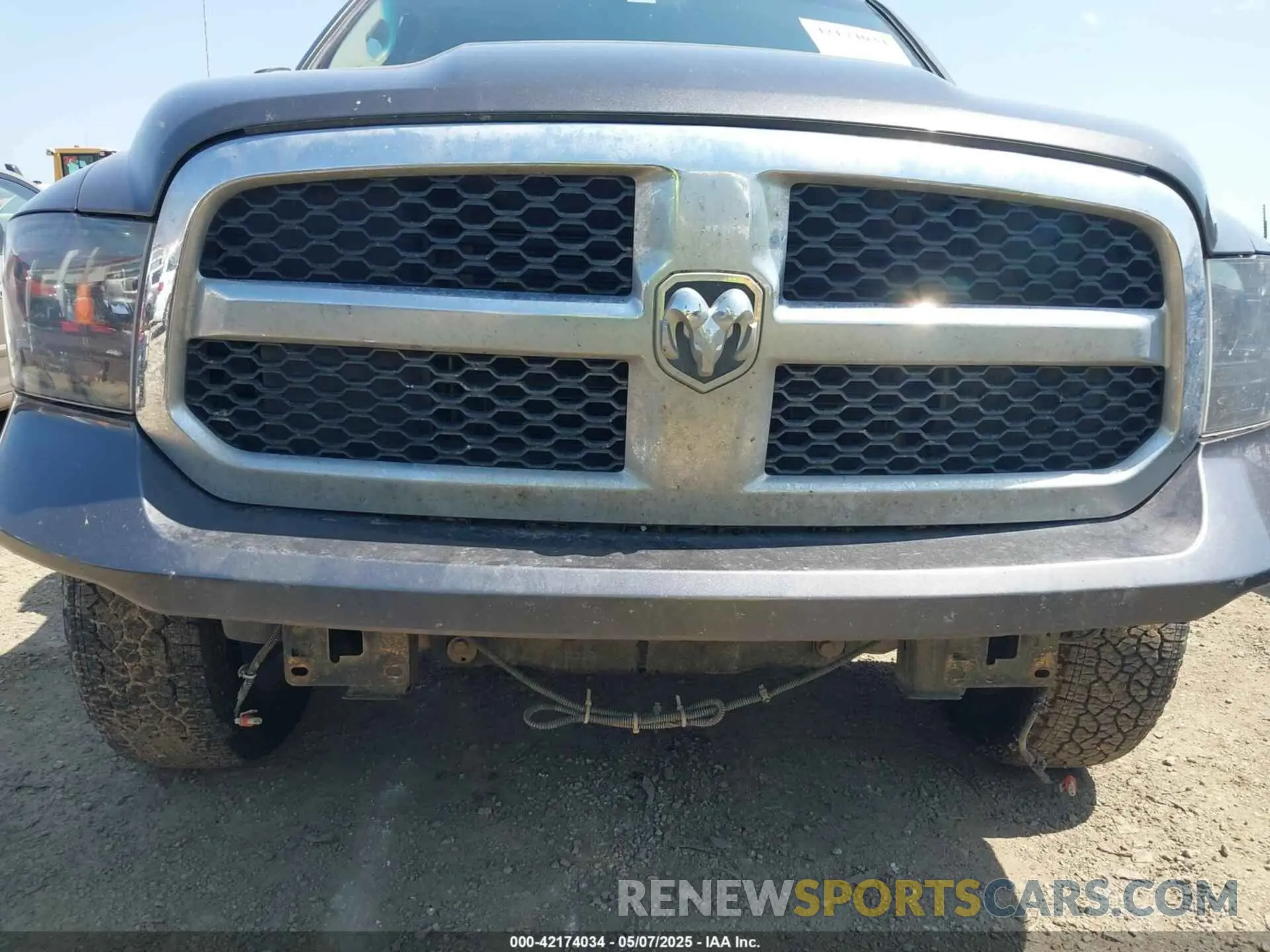 6 Photograph of a damaged car 1C6RR6FT9LS138721 RAM 1500 CLASSIC 2020