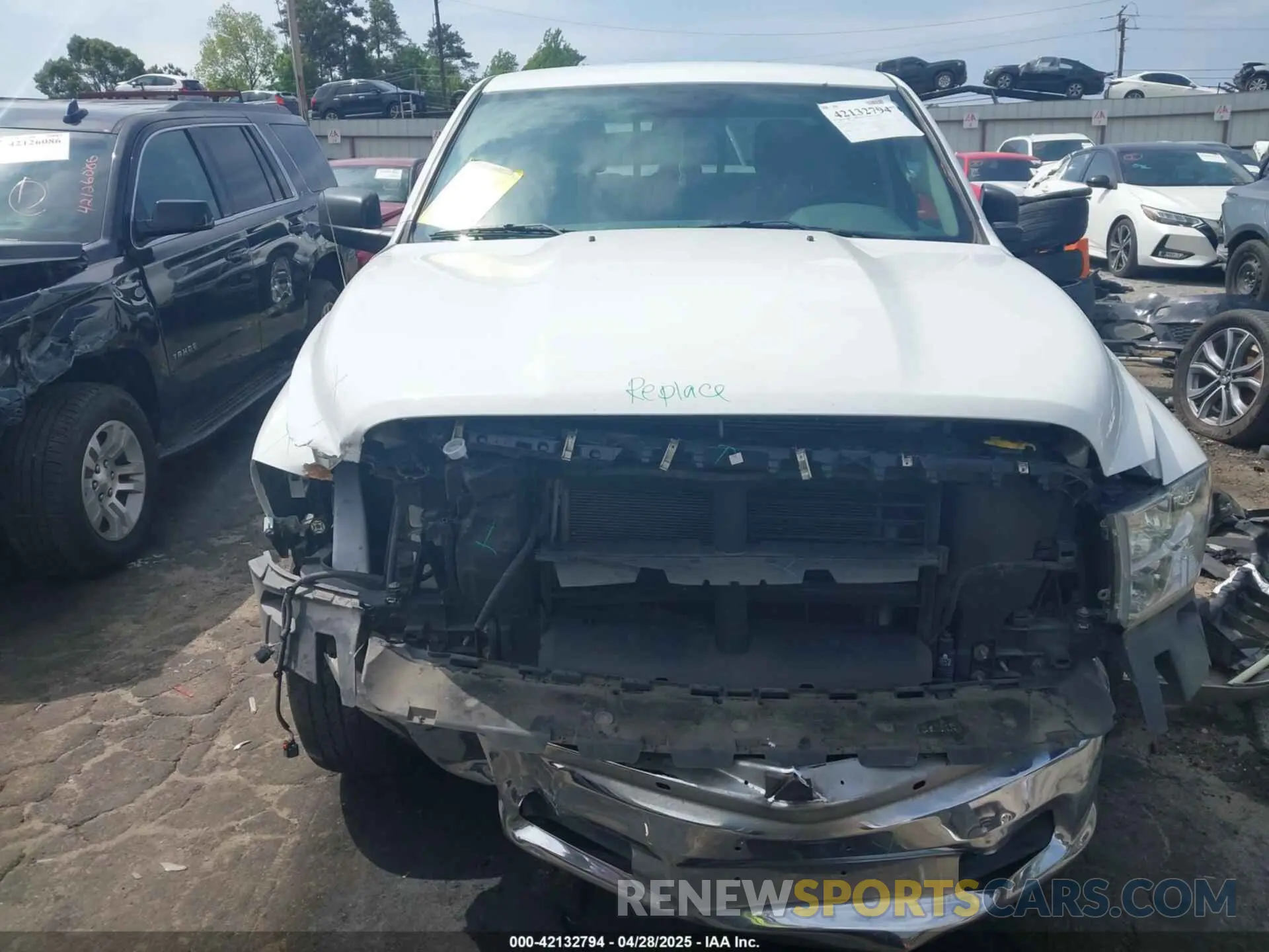 12 Photograph of a damaged car 1C6RR6TT9LS111068 RAM 1500 CLASSIC 2020