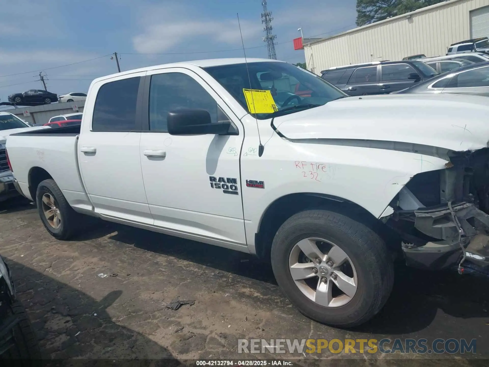 13 Photograph of a damaged car 1C6RR6TT9LS111068 RAM 1500 CLASSIC 2020