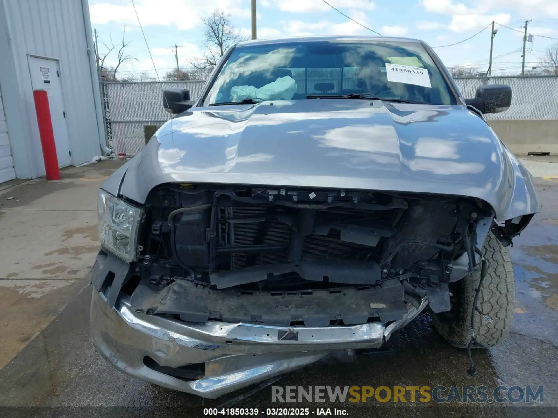13 Photograph of a damaged car 1C6RR6TT9LS135354 RAM 1500 CLASSIC 2020