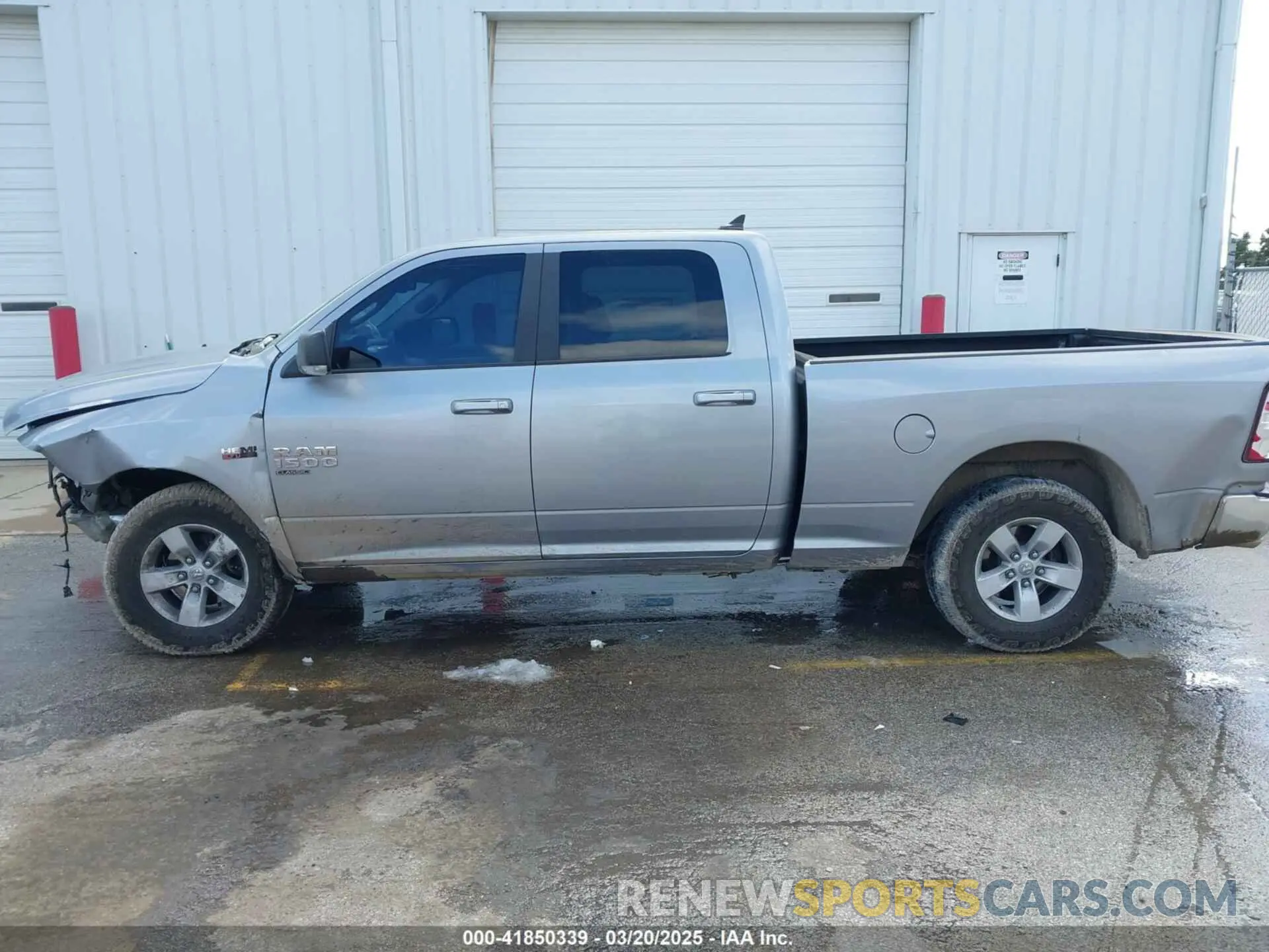 15 Photograph of a damaged car 1C6RR6TT9LS135354 RAM 1500 CLASSIC 2020