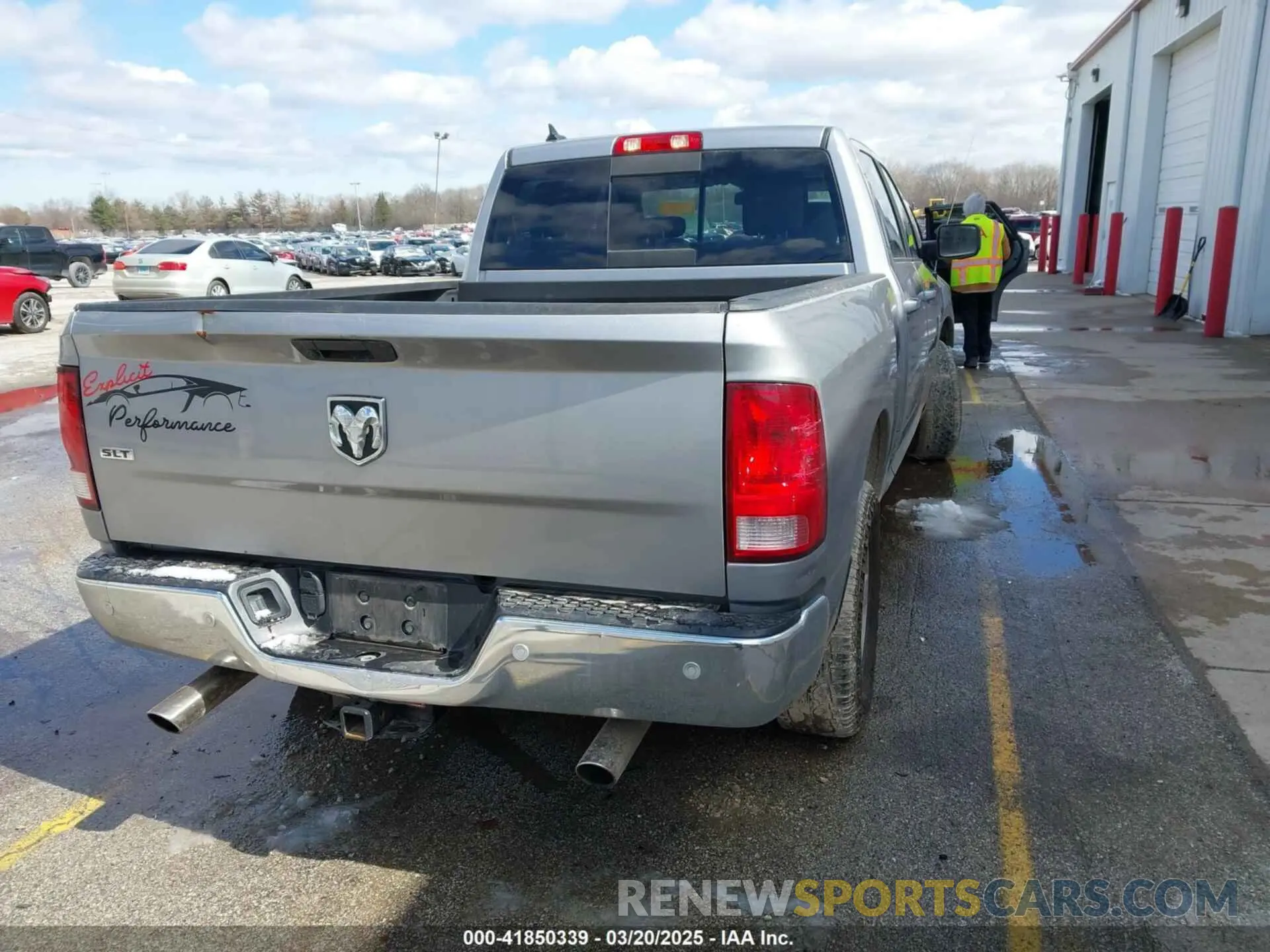 4 Photograph of a damaged car 1C6RR6TT9LS135354 RAM 1500 CLASSIC 2020