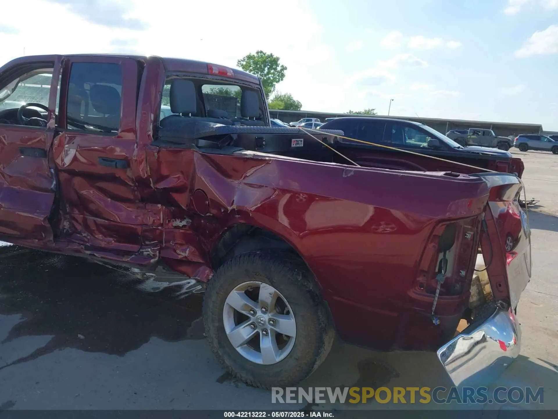 19 Photograph of a damaged car 1C6RR7FG1LS154338 RAM 1500 CLASSIC 2020